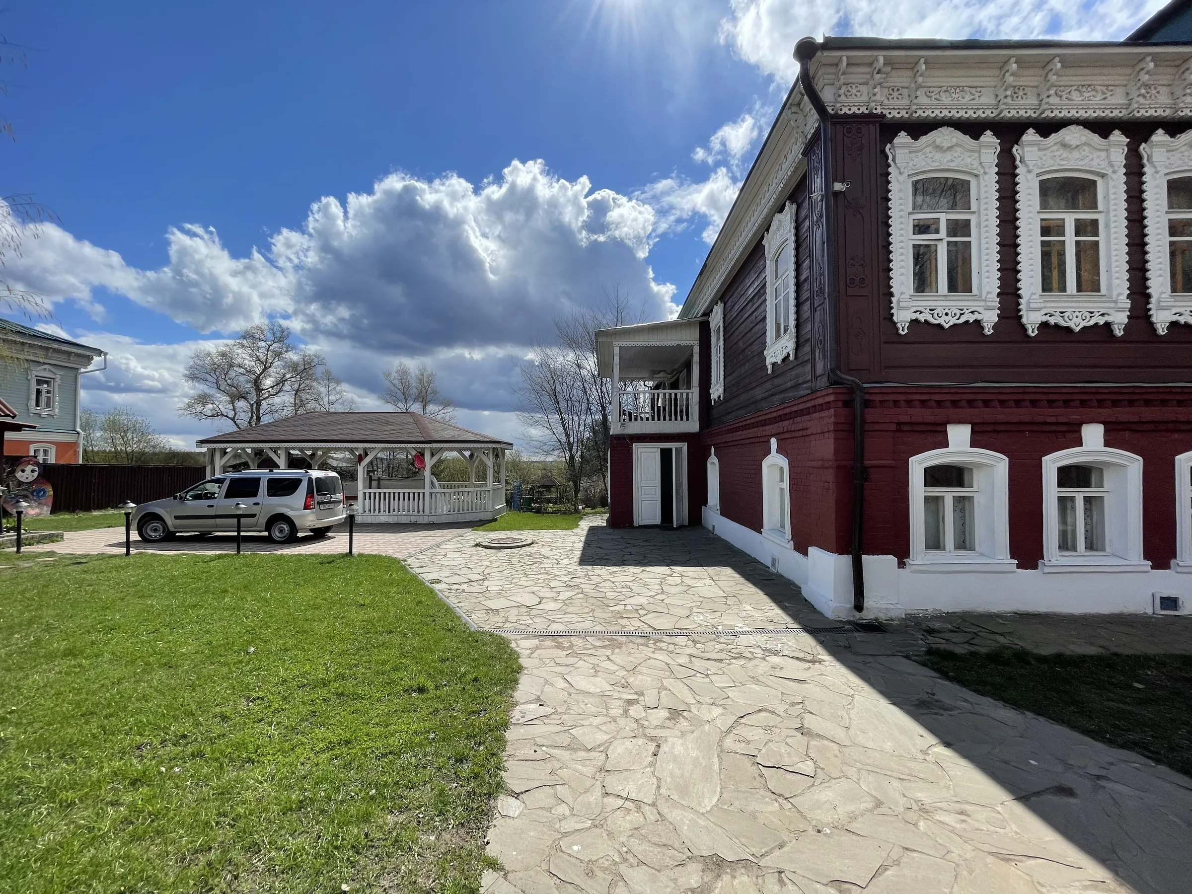 Резной дом в лесу, фото 4