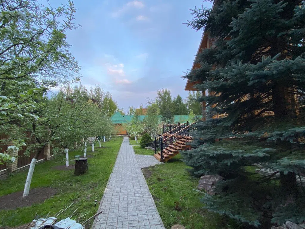 Деревянный дом с узорами, фото 12