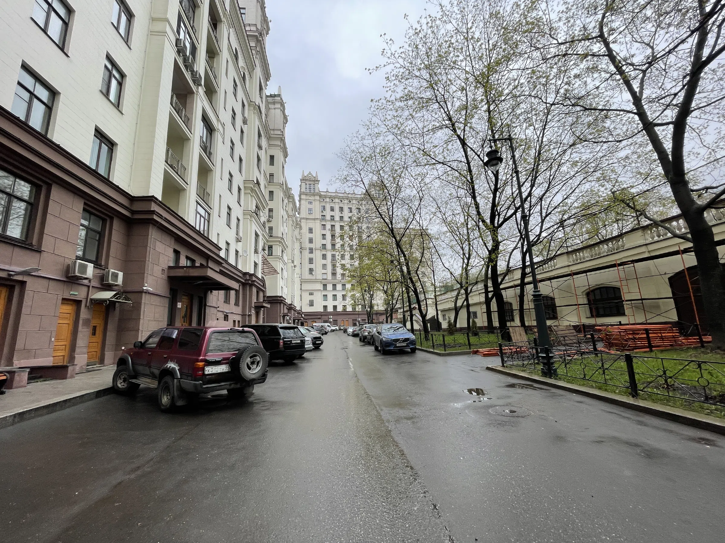 Паркинг сталинской высотки, фото 5