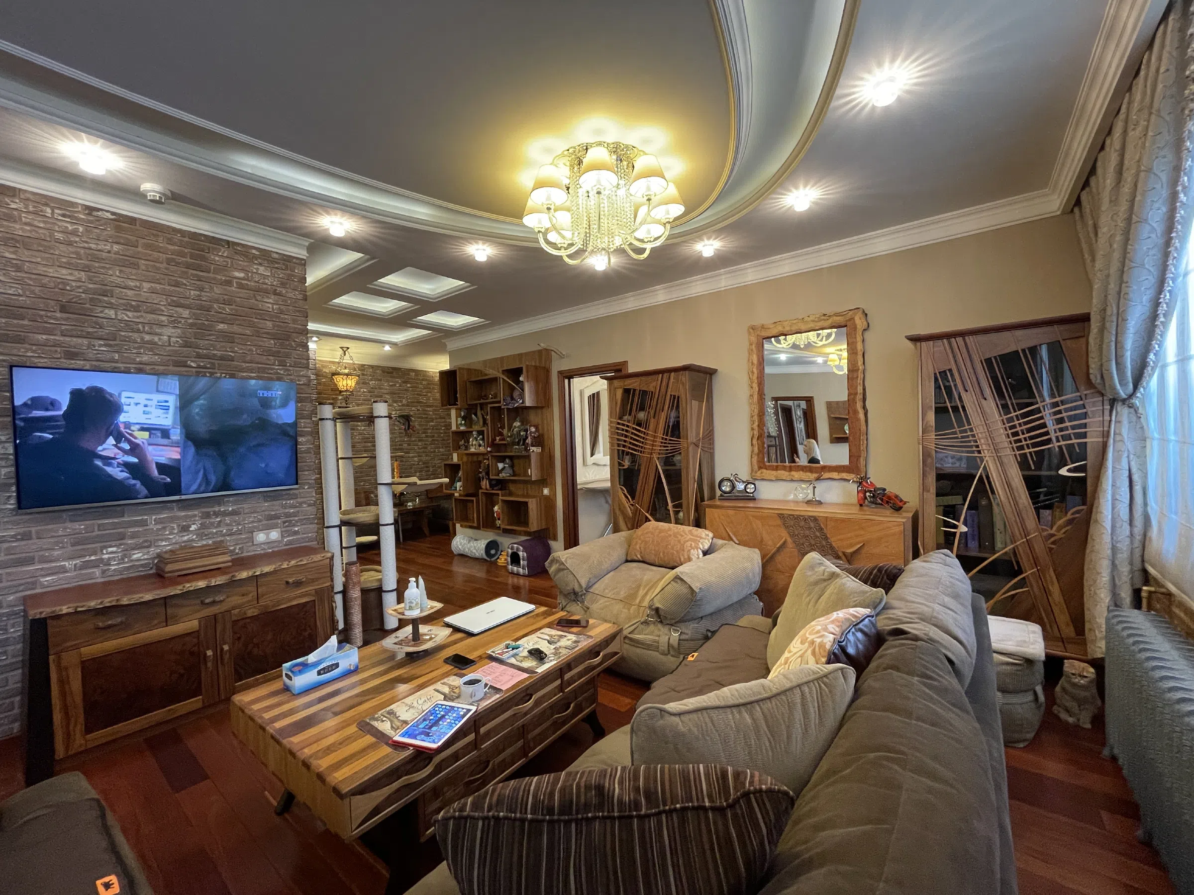 Квартира с кирпичными вставками и шлемом, фото 19