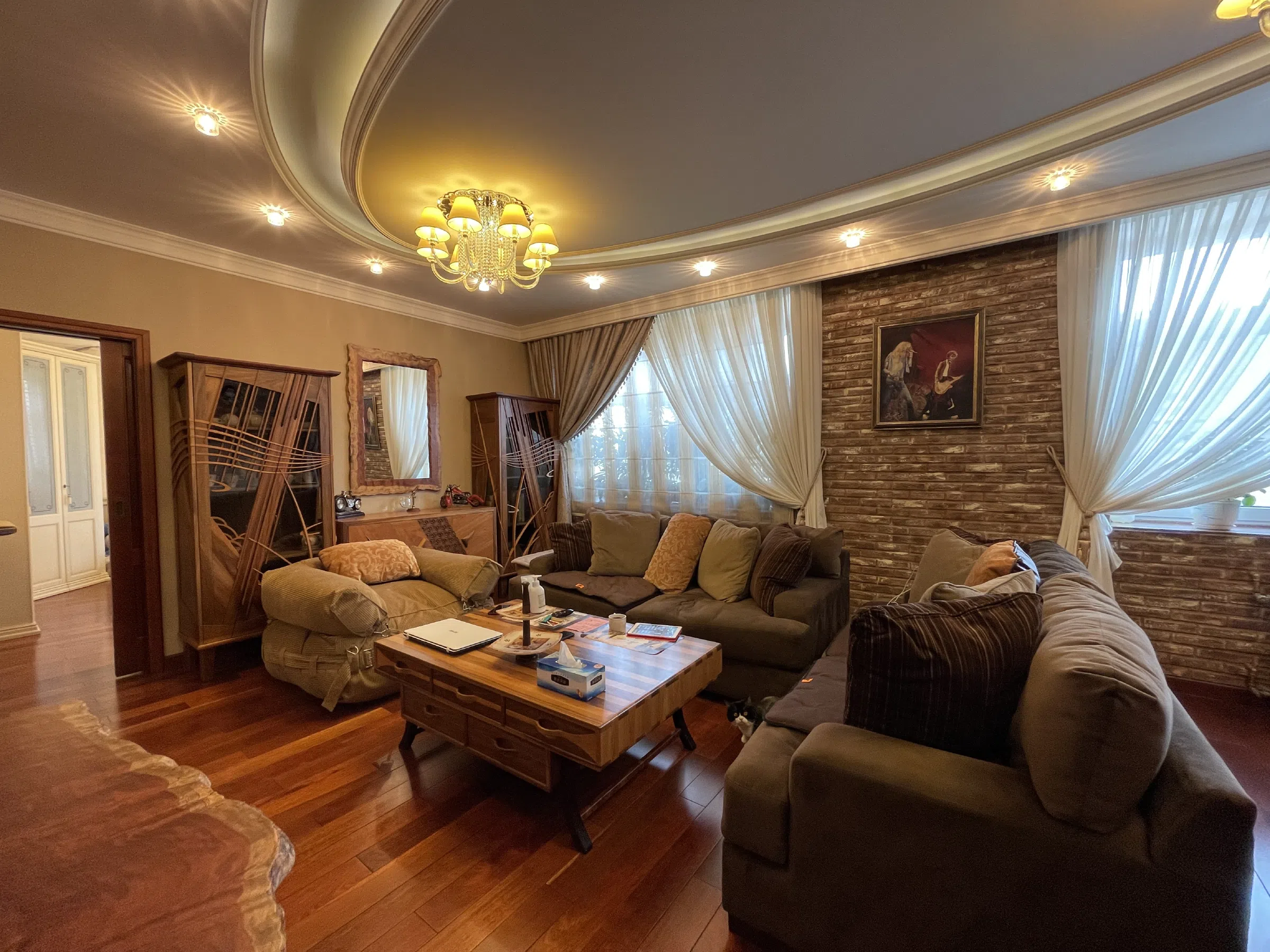 Квартира с кирпичными вставками и шлемом, фото 23