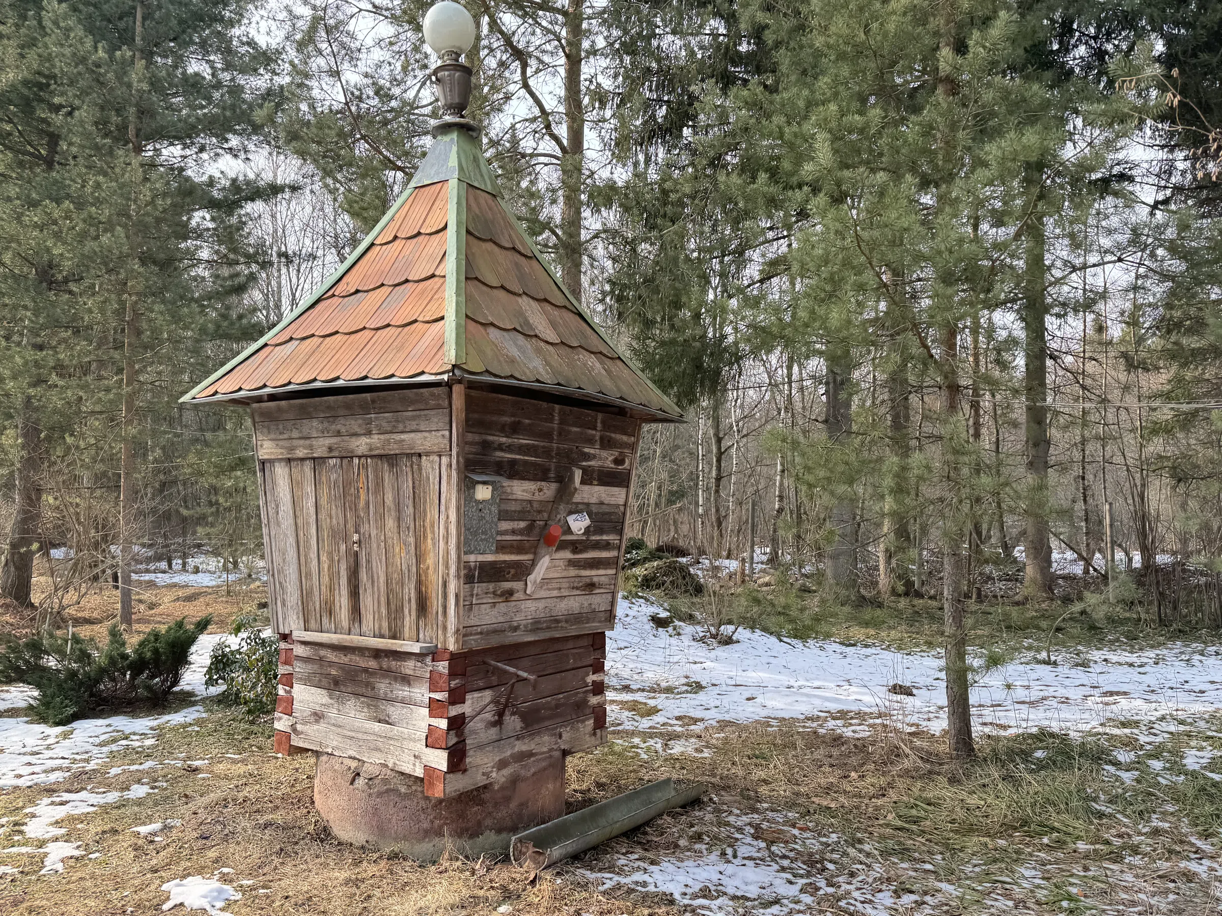 Резной терем в лесу, фото 8