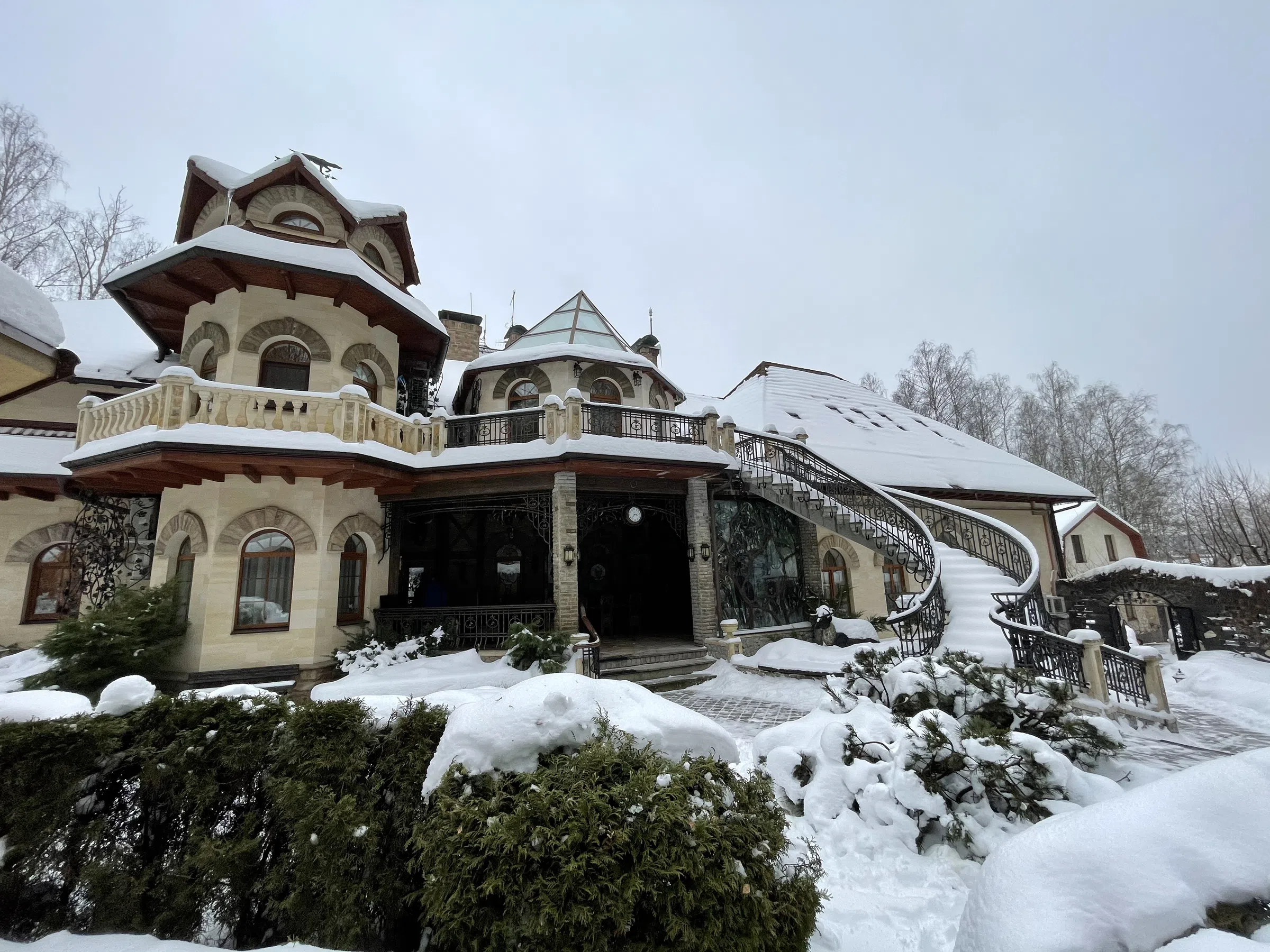 Усадьба в зимнем лесу, фото 4
