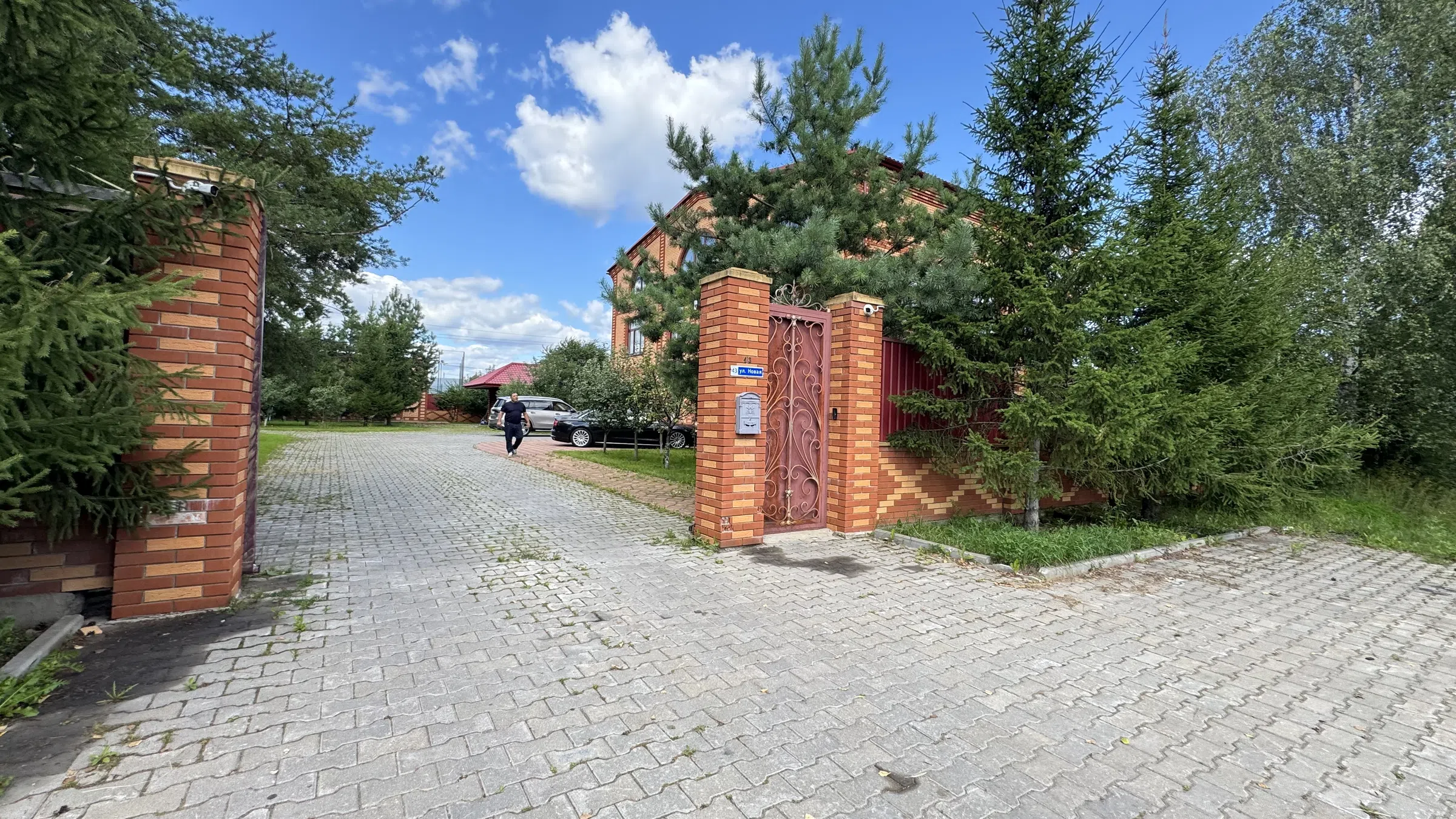 Рыжий Дом-Особняк, фото 1