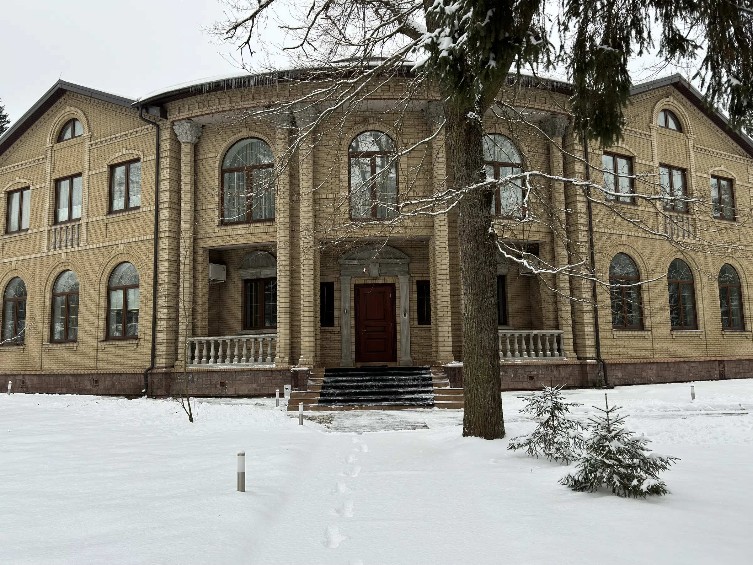 Загородный особняк с арками, фото 21