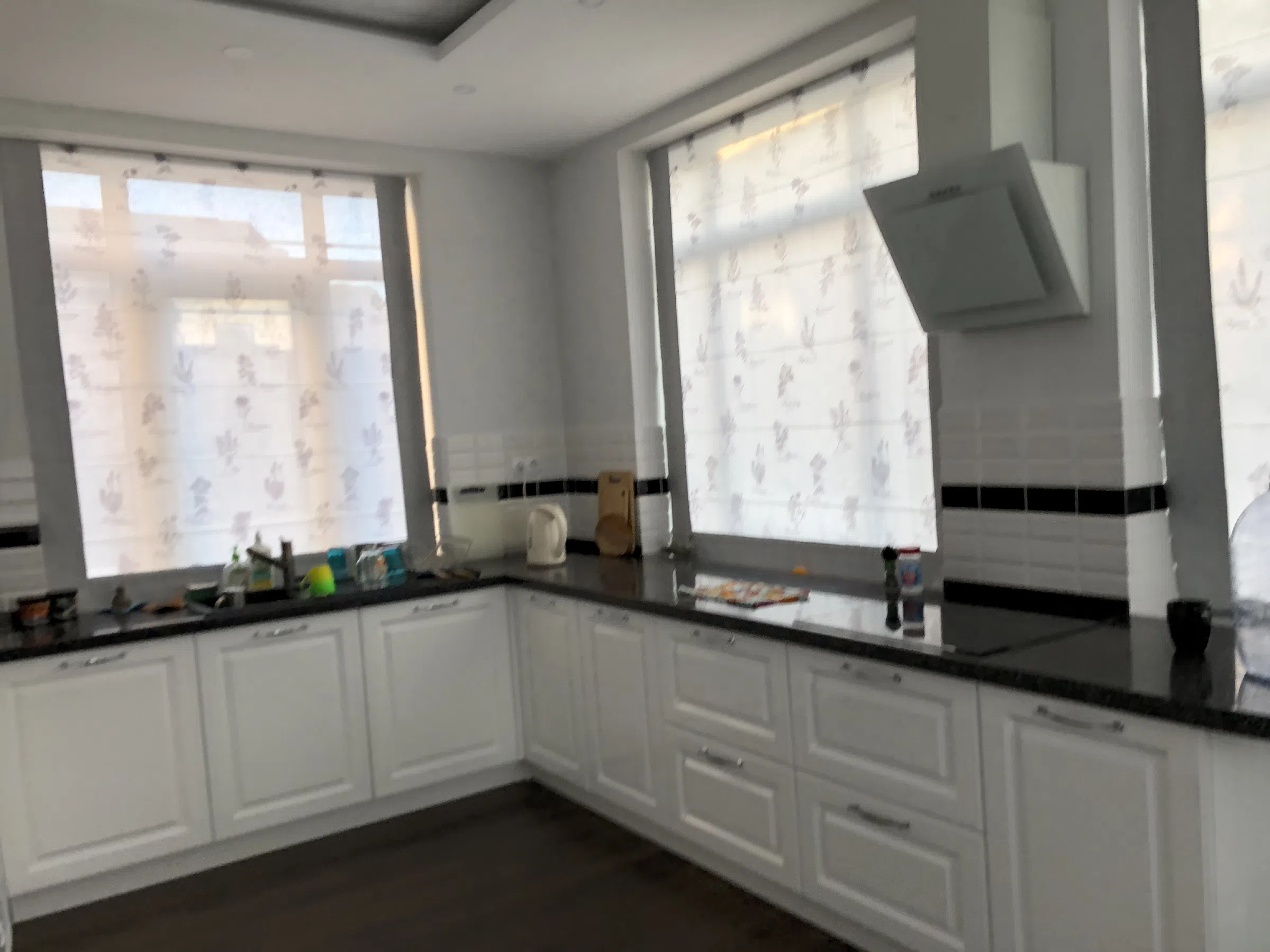 Квартира с белой кухней, фото 12