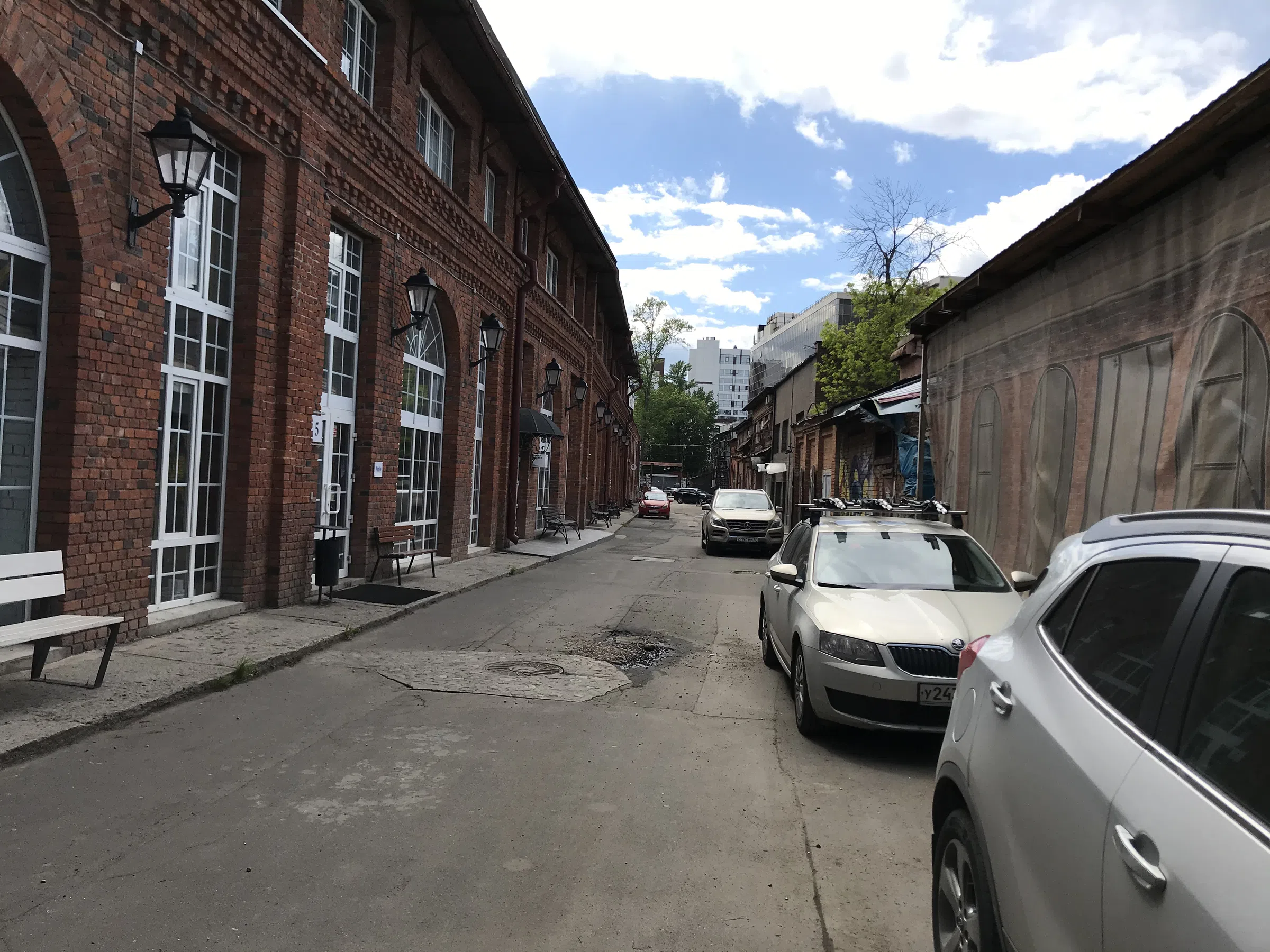 Кирпичная промзона с граффити, фото 2