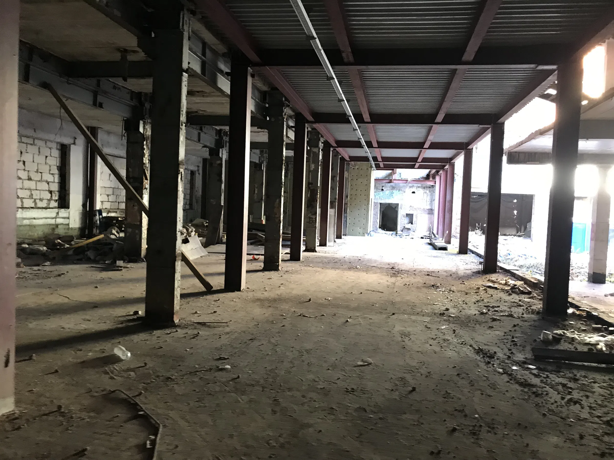 Заводской цех с такси, фото 19