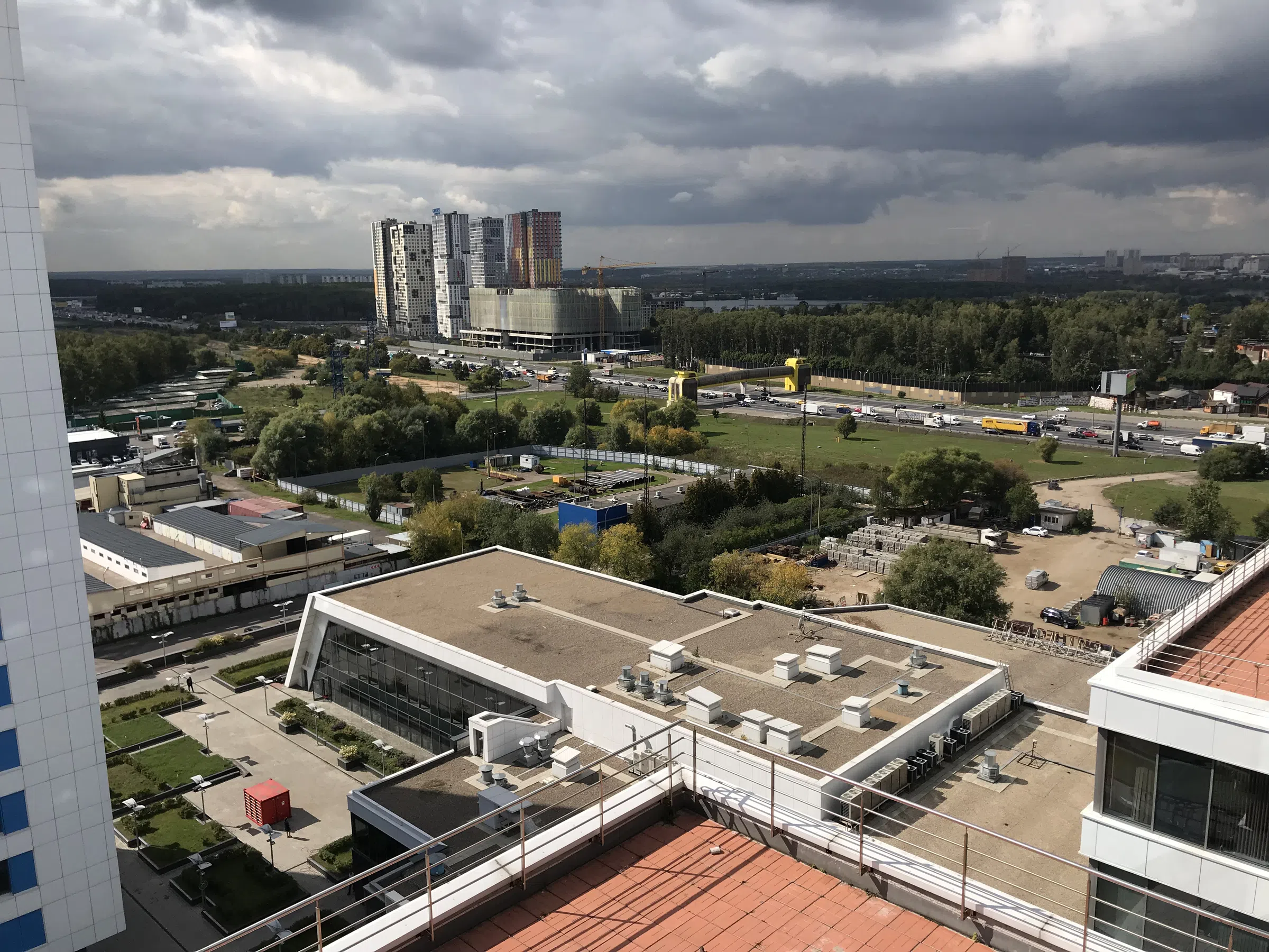 Крыша с панорамой города, фото 16