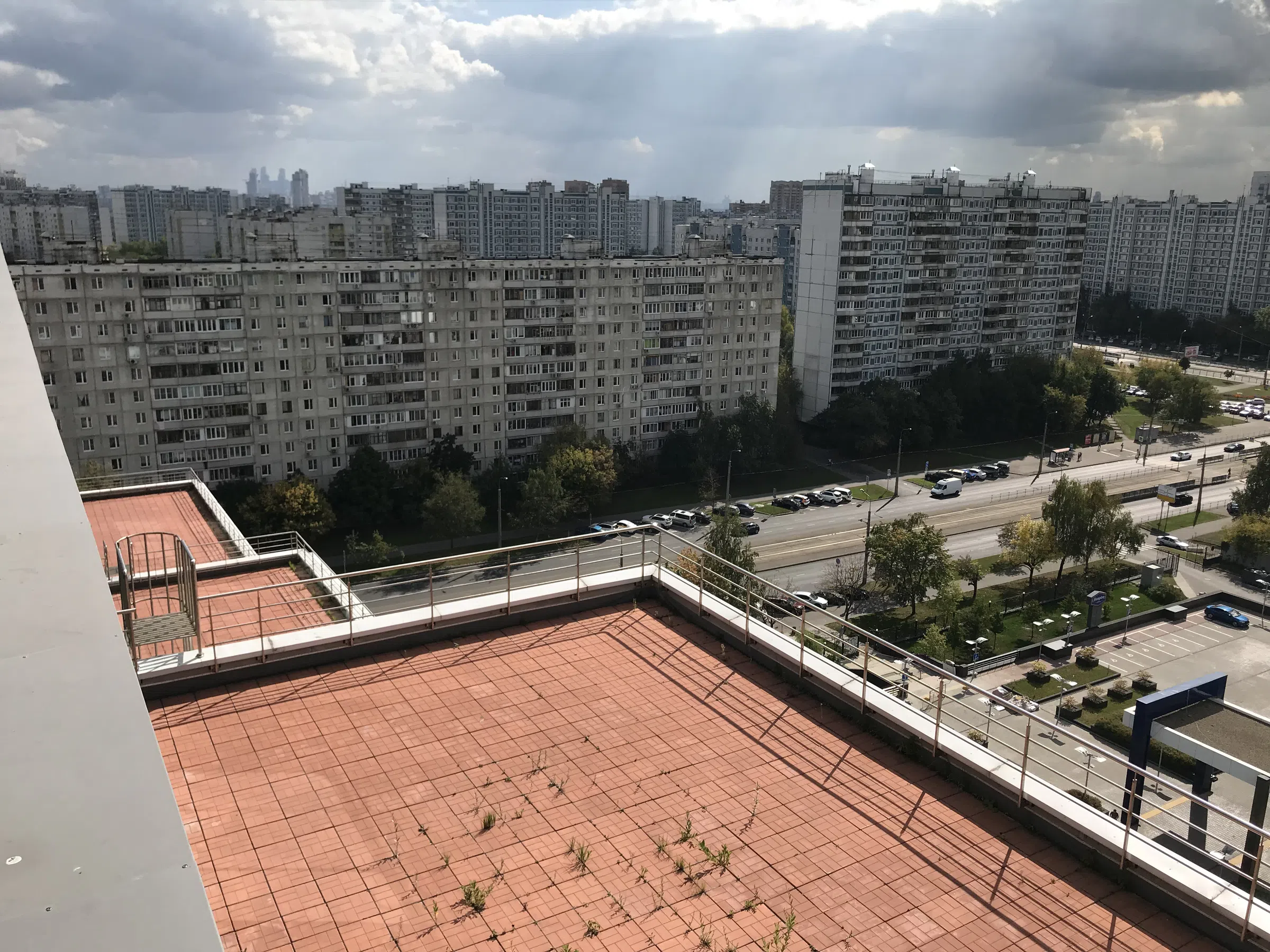 Крыша с панорамой города, фото 12