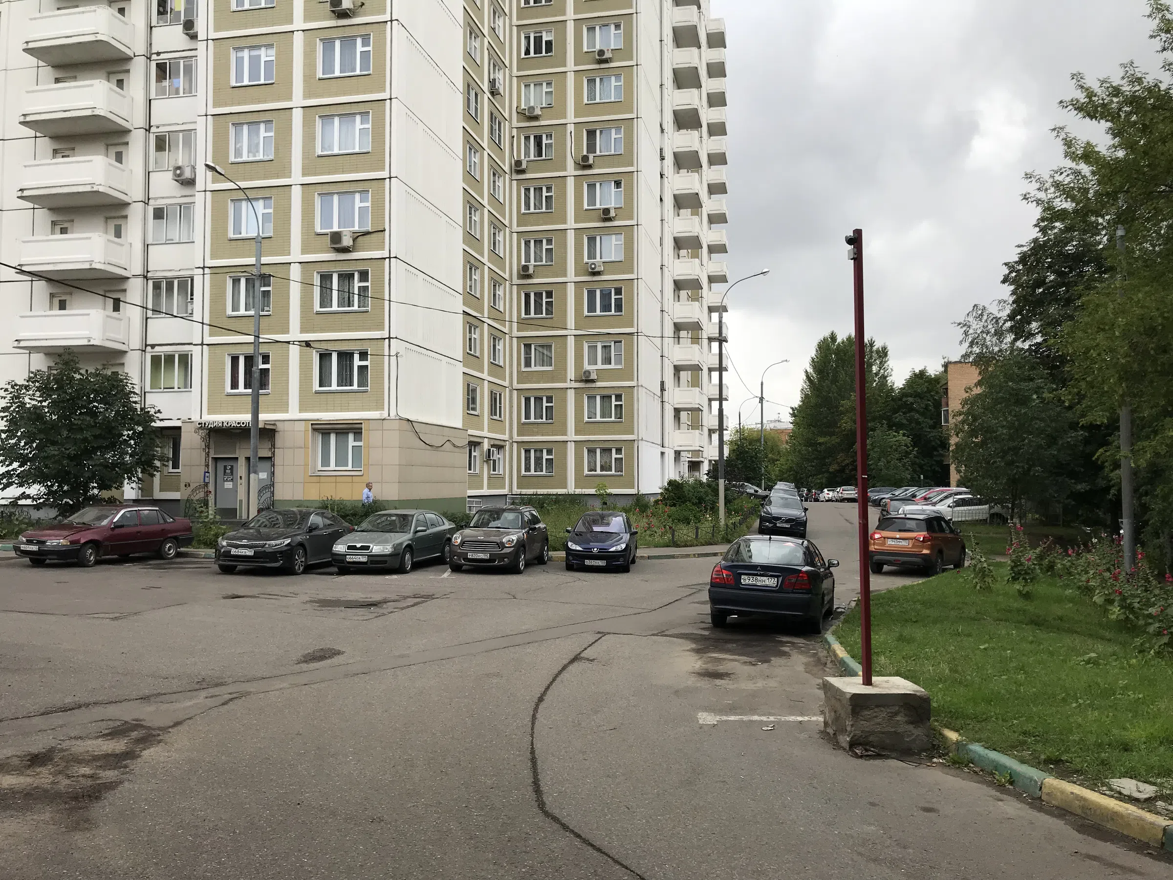 Парковка у многоэтажки, фото 3