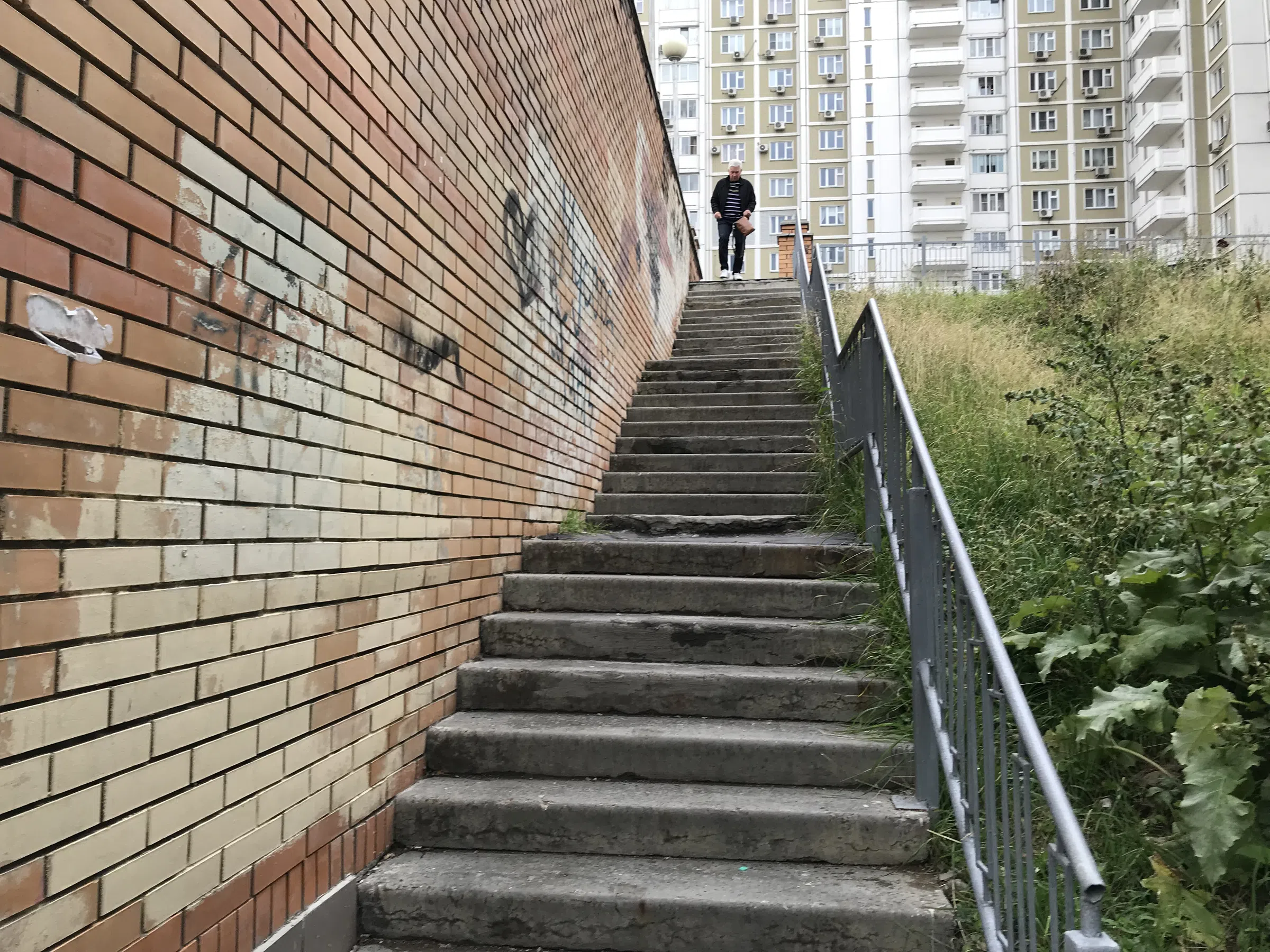 Парковка у многоэтажки, фото 18