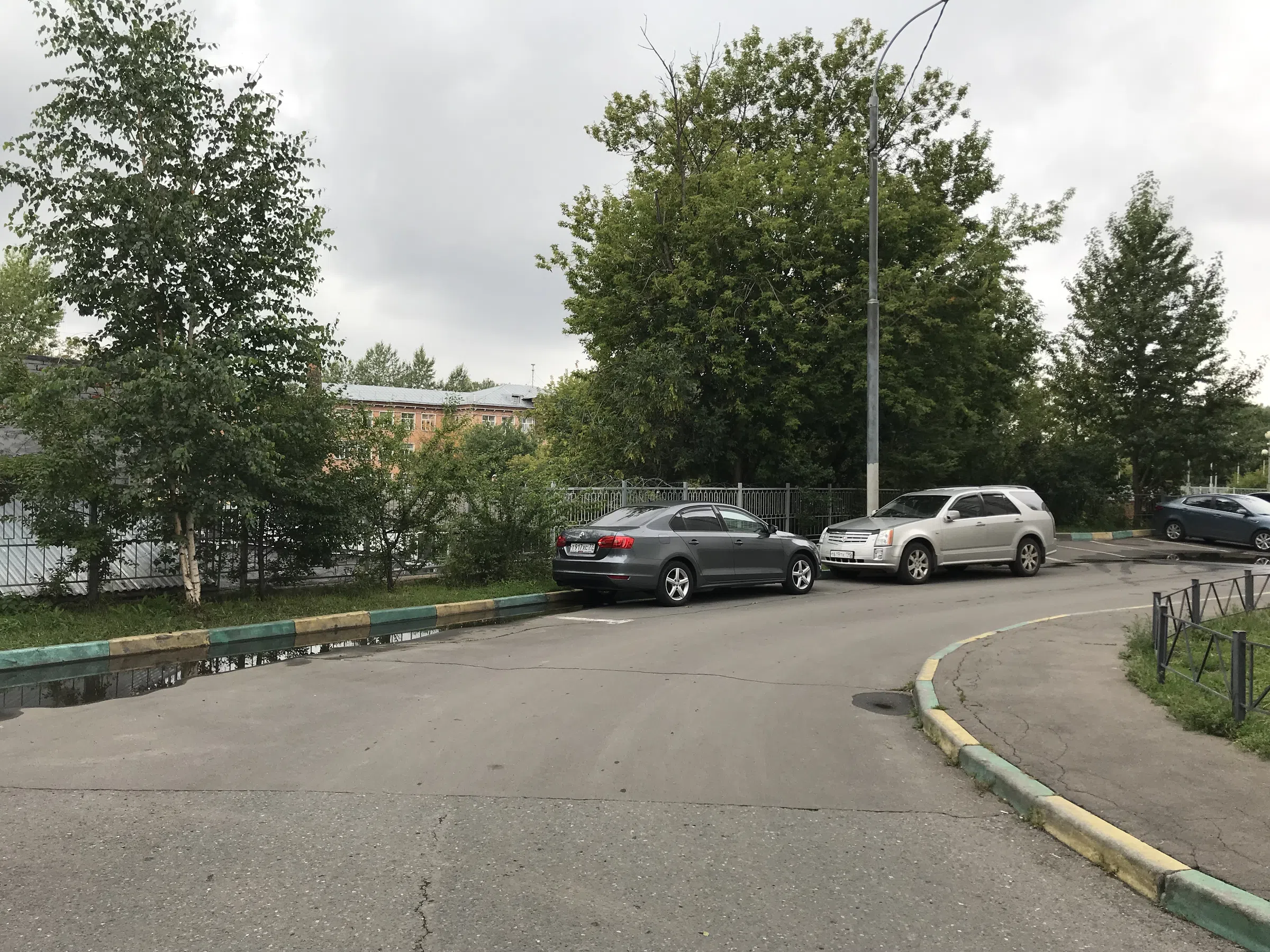 Парковка у многоэтажки, фото 10