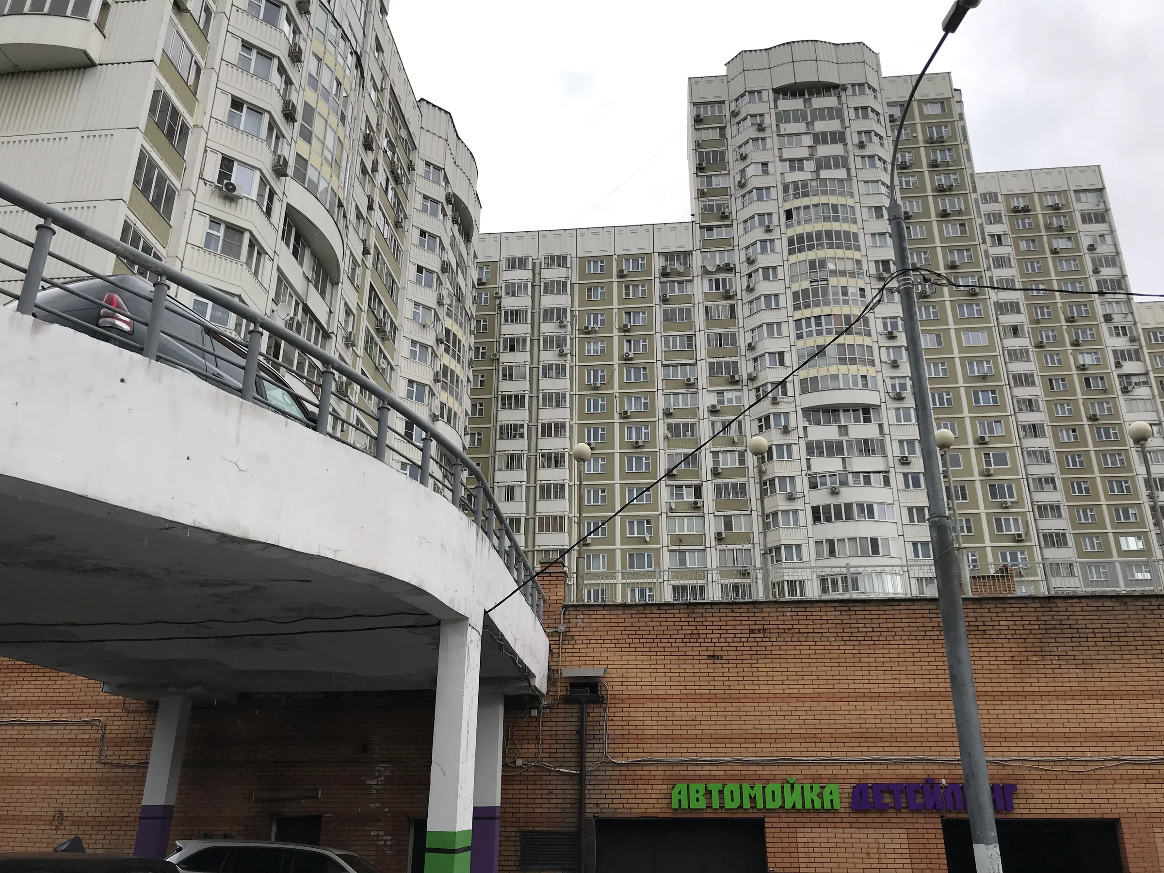 Парковка у многоэтажки, фото 23