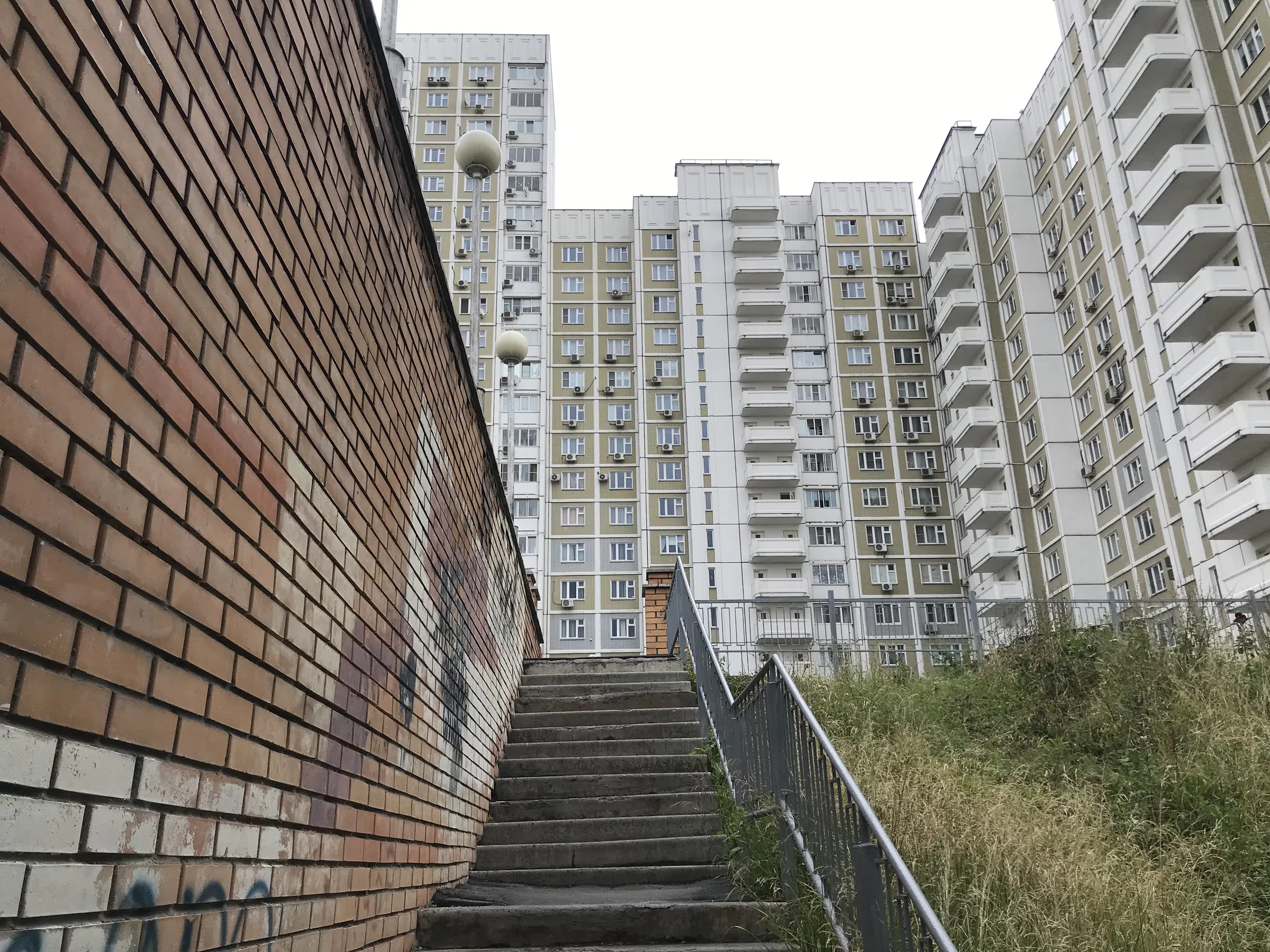 Парковка у многоэтажки, фото 17