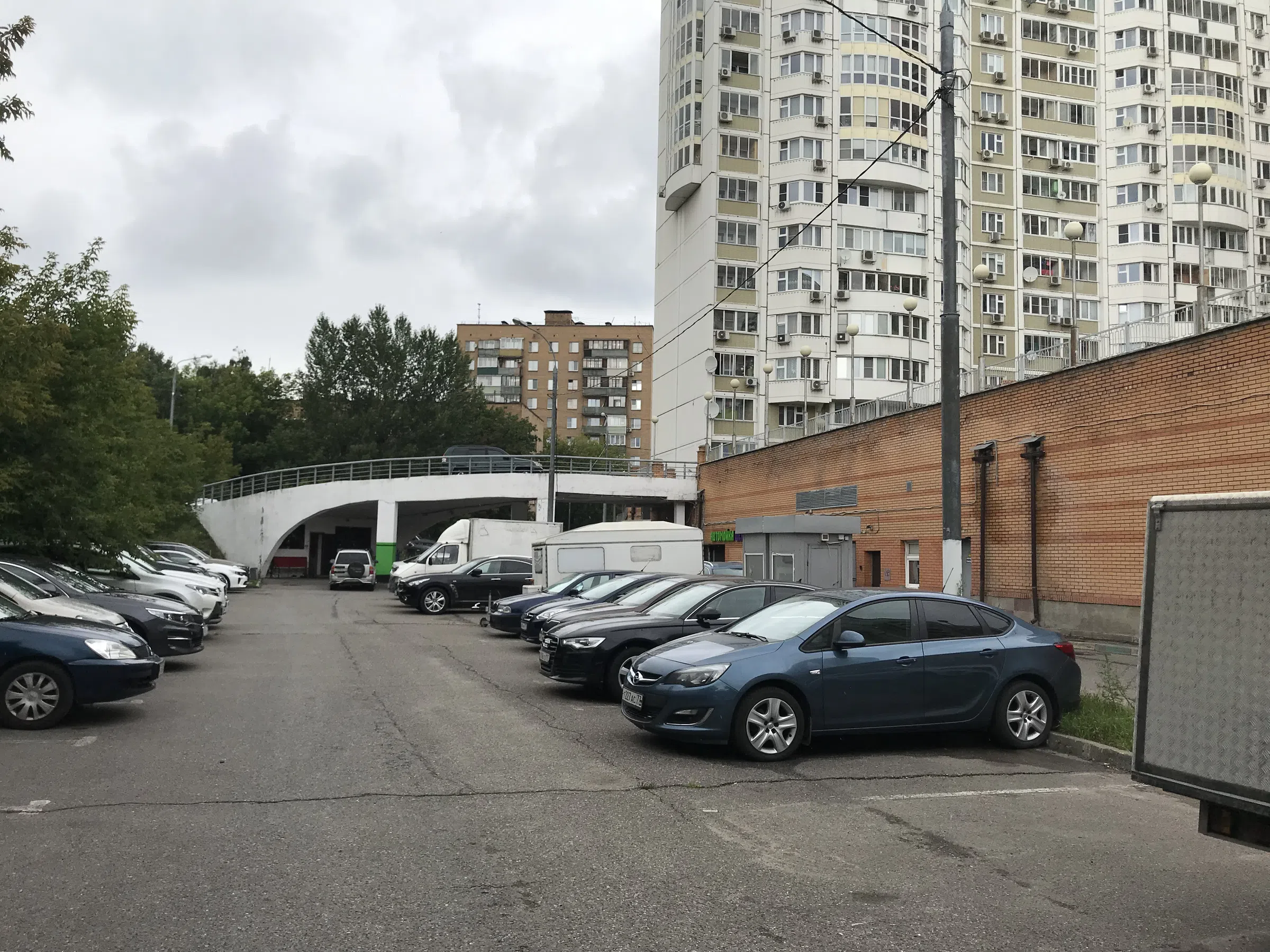 Парковка у многоэтажки, фото 21