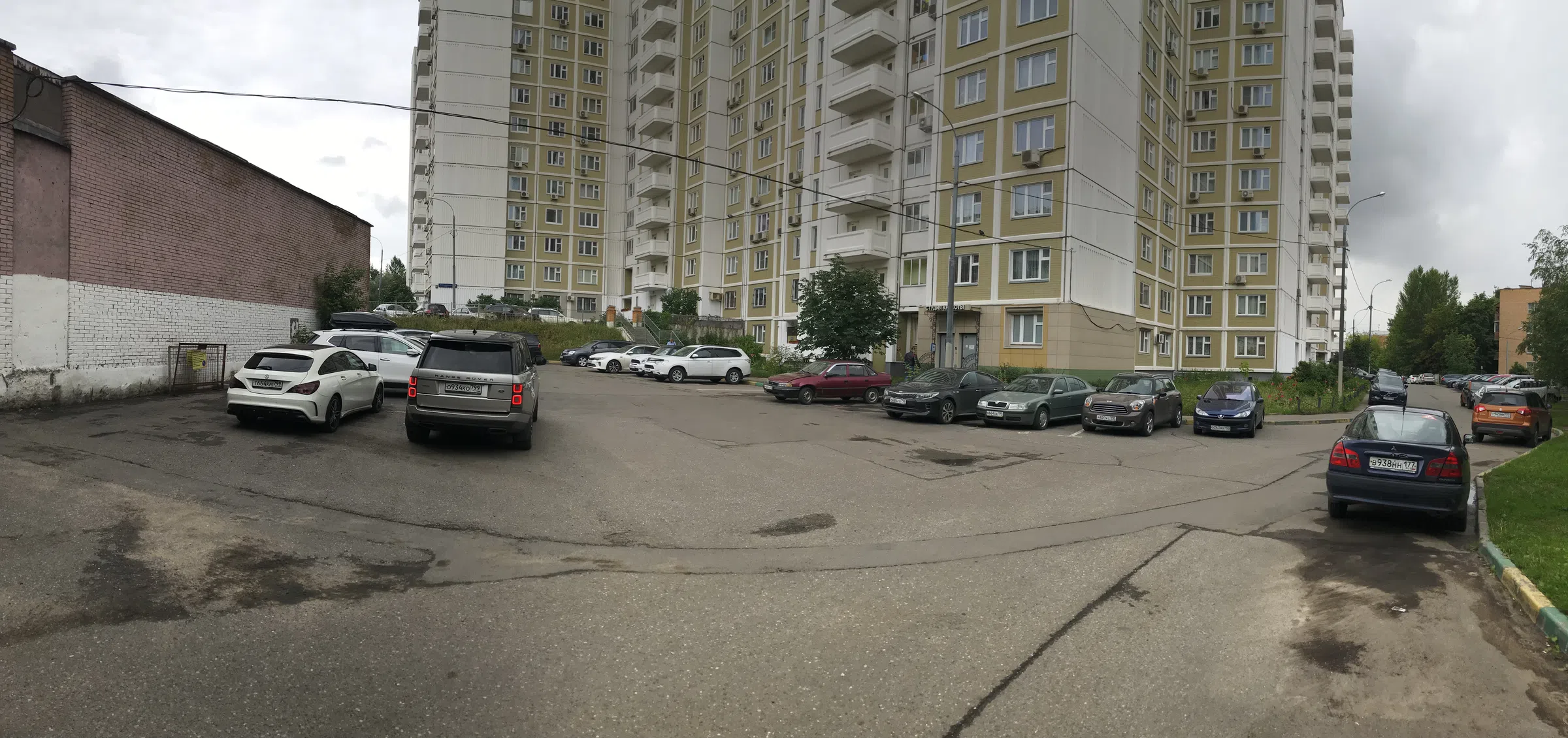 Парковка у многоэтажки, фото 2