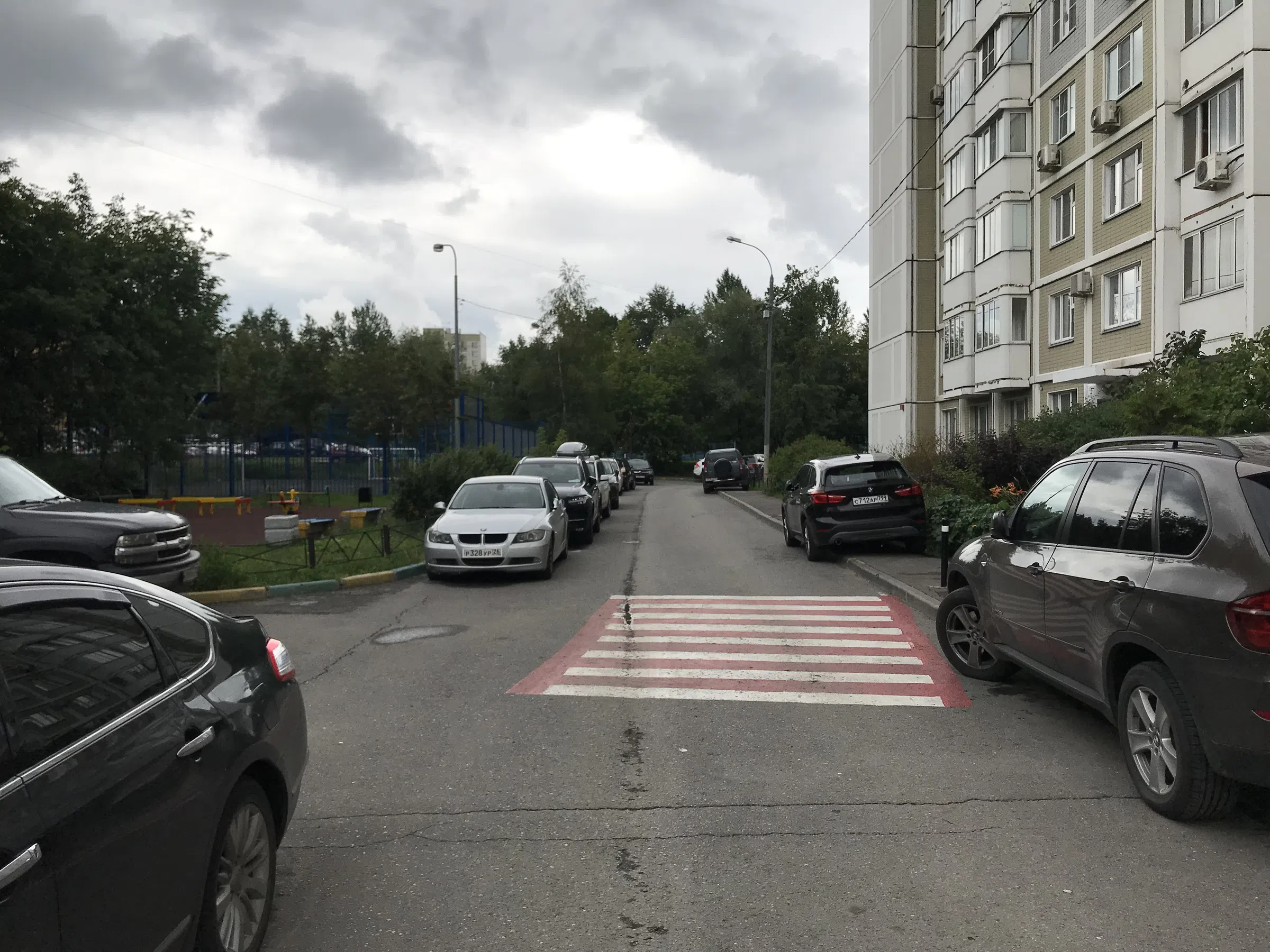 Парковка у многоэтажки, фото 9
