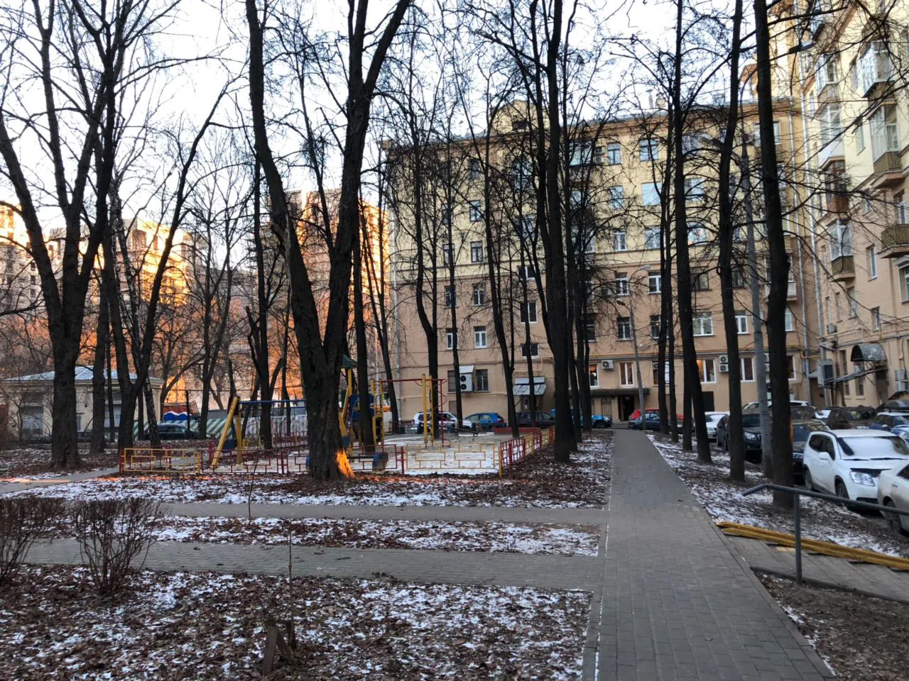 Фронтальный дом с эркерами, фото 12