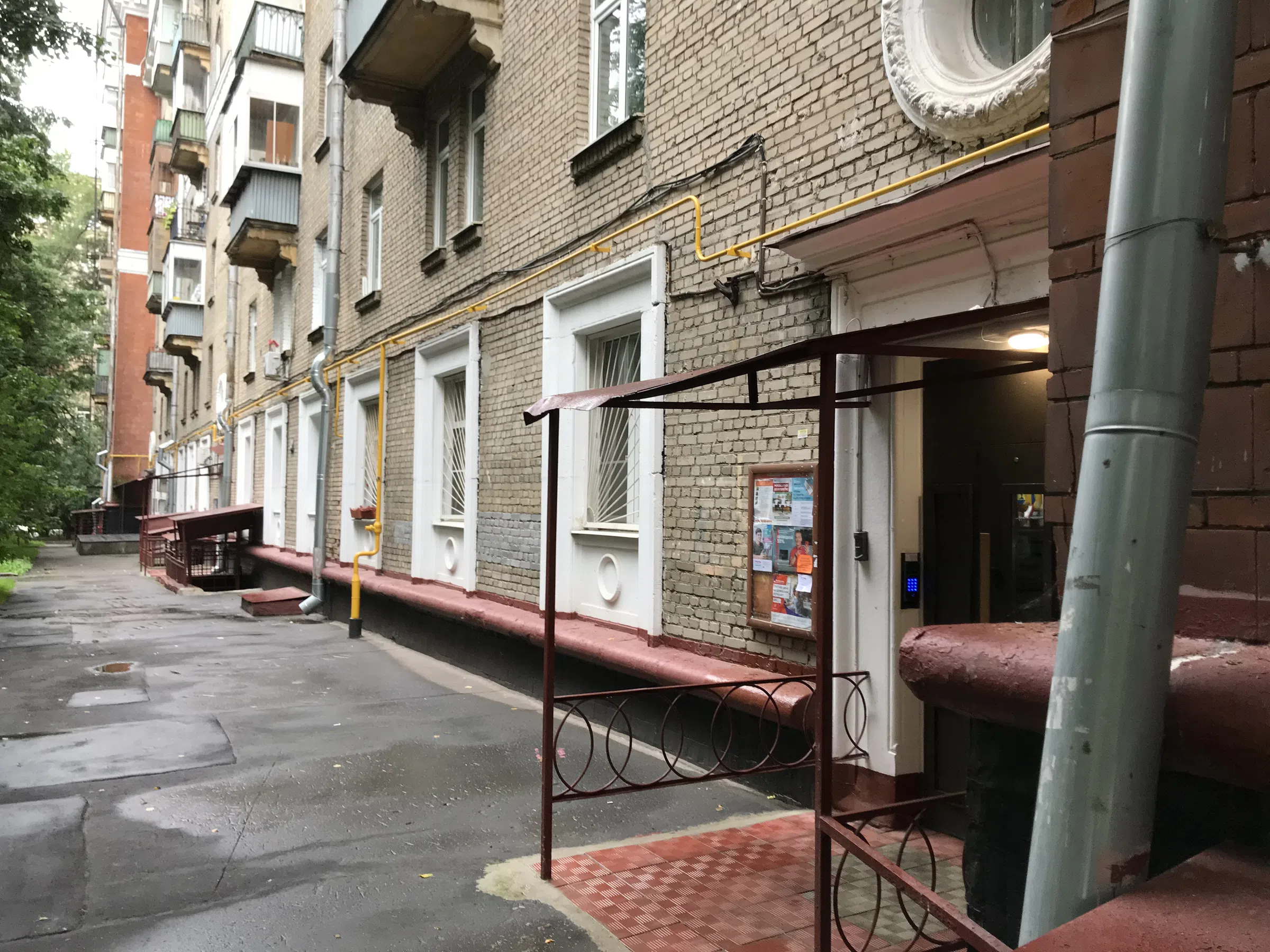 Сталинка с круглым окном, фото 5