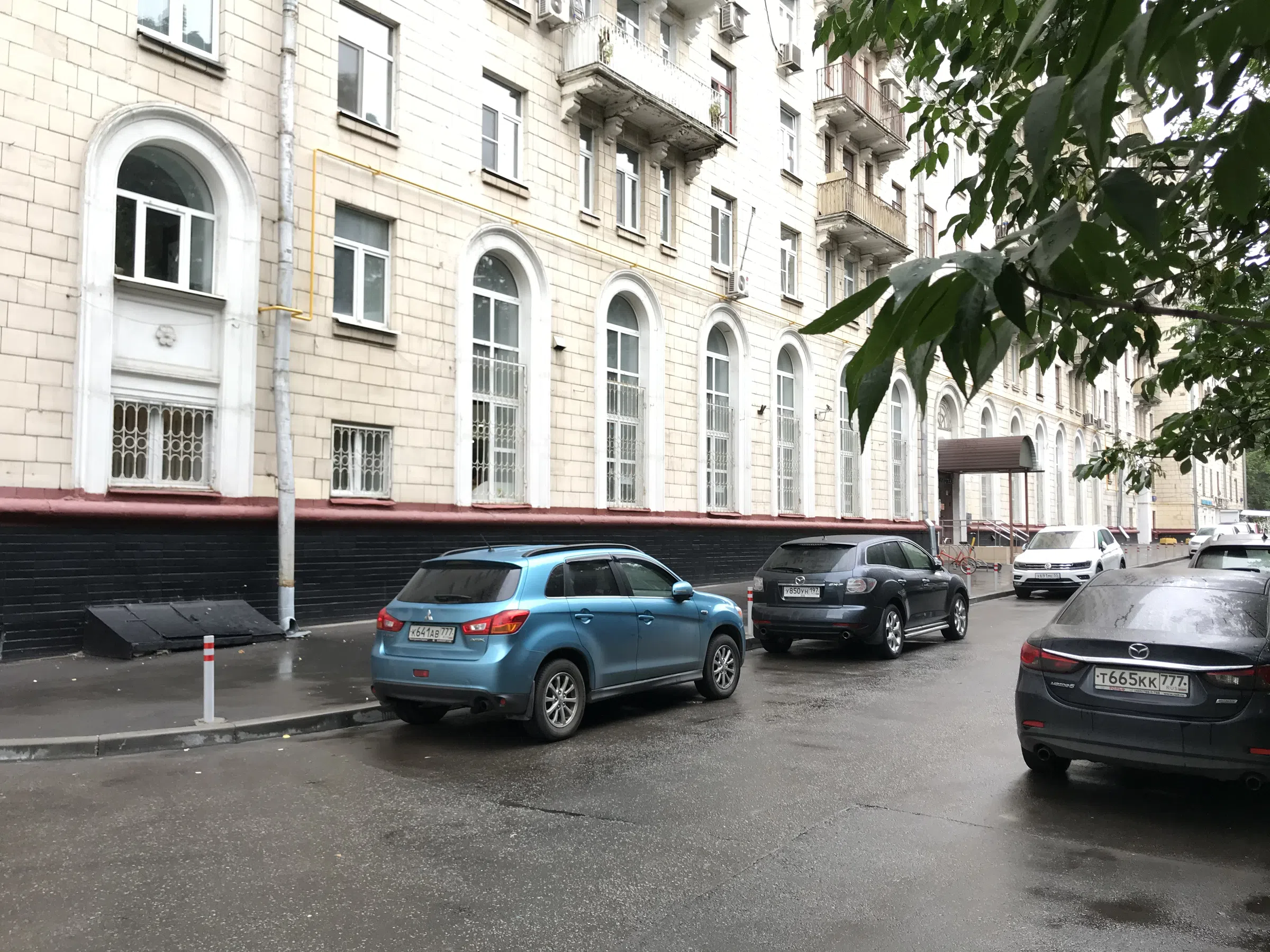 Сталинка с жёлтыми трубами, фото 3