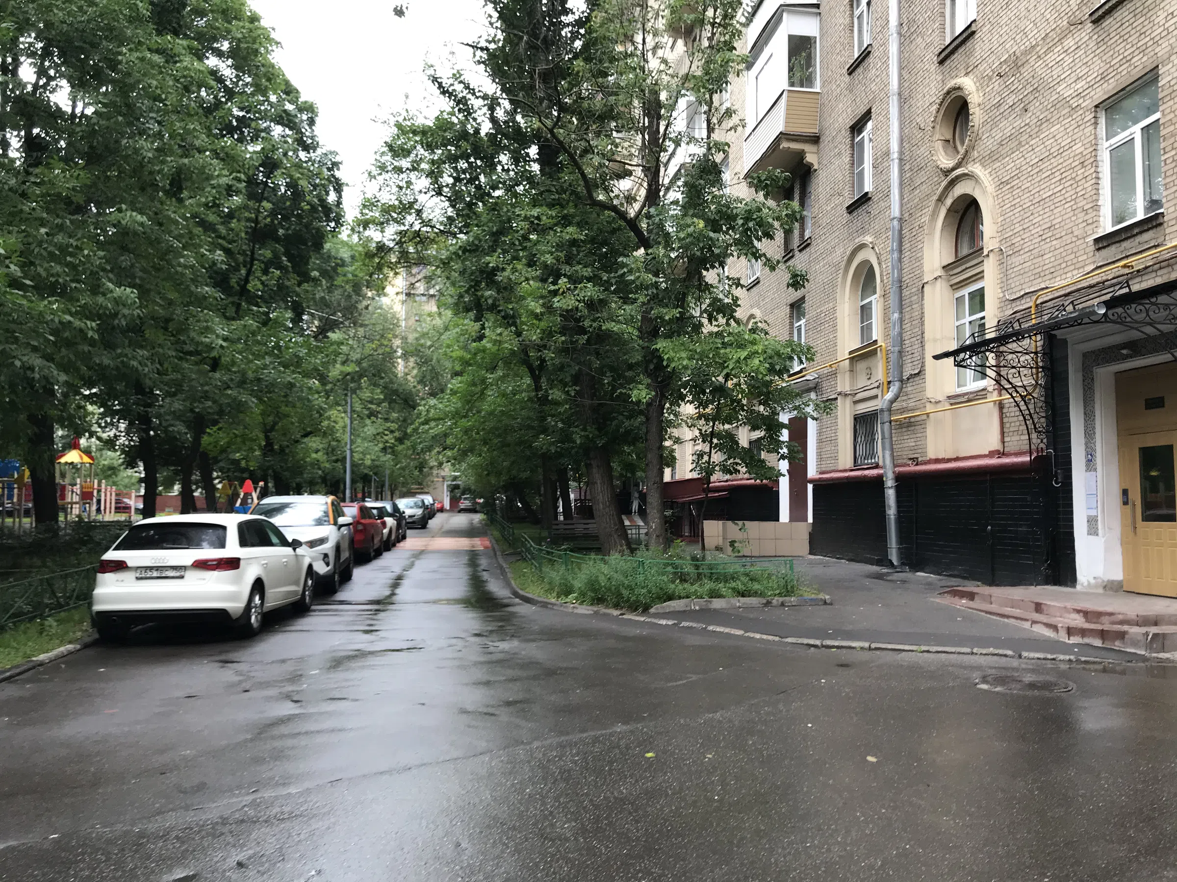 Сталинка с жёлтыми трубами, фото 10