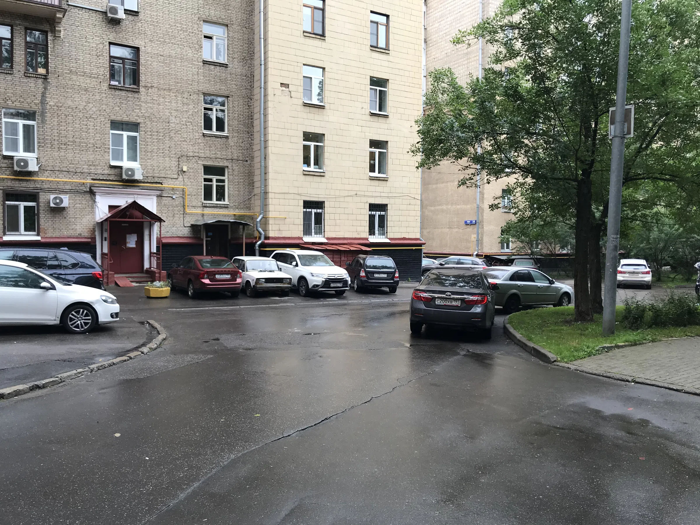 Сталинка с жёлтыми трубами, фото 13