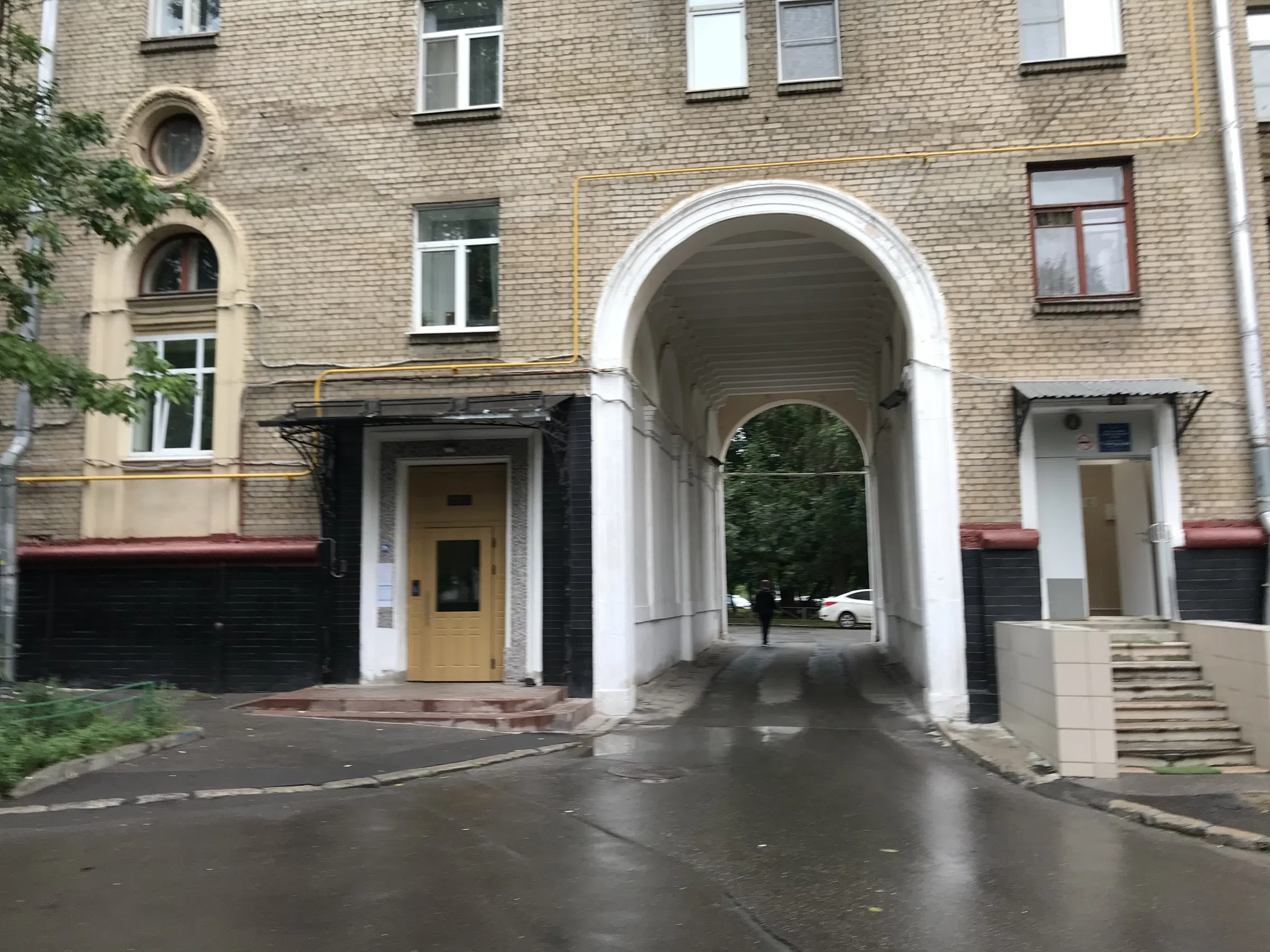 Сталинка с жёлтыми трубами, фото 8