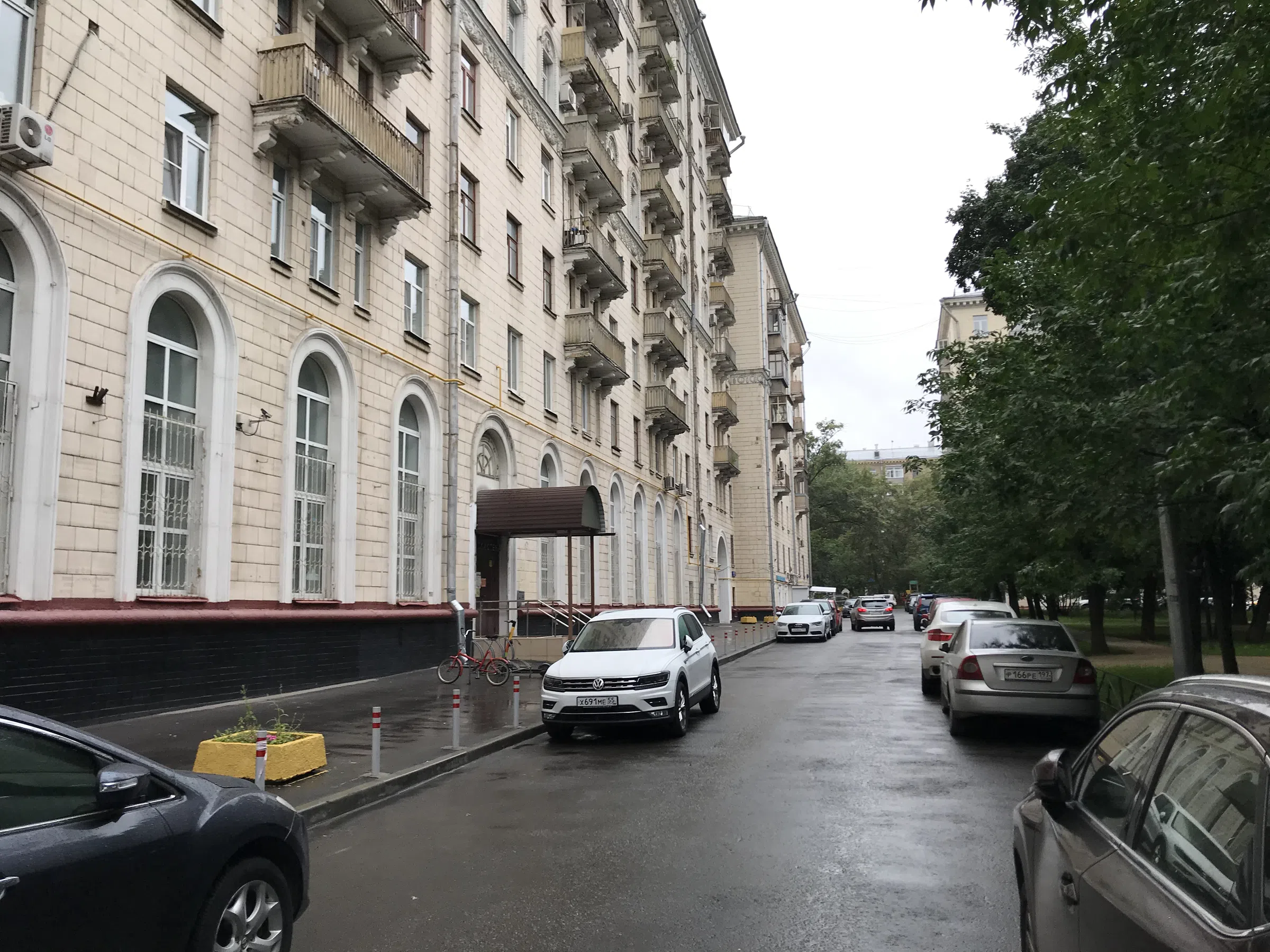 Сталинка с жёлтыми трубами, фото 5