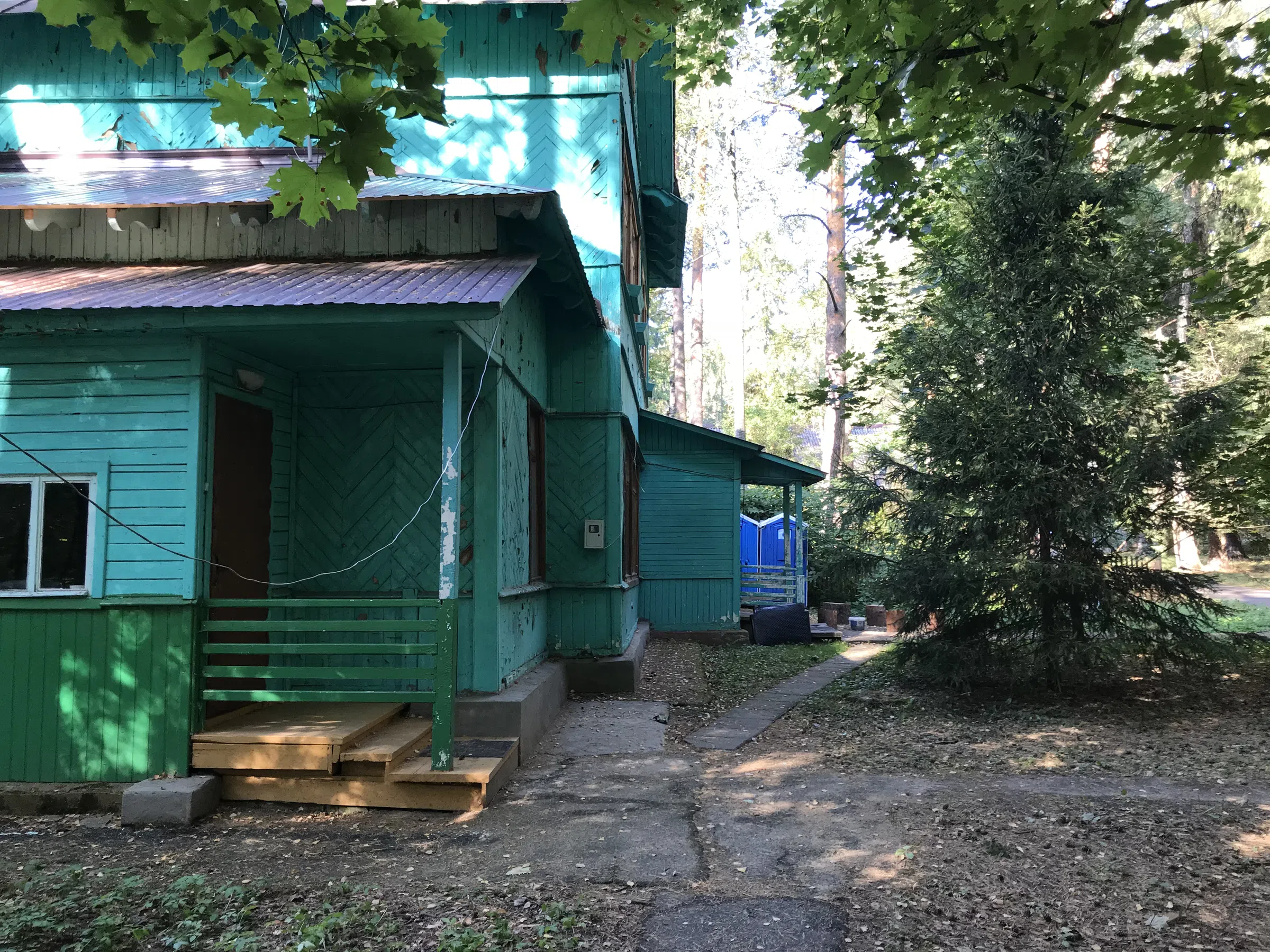Бирюзовая усадьба в парке, фото 8