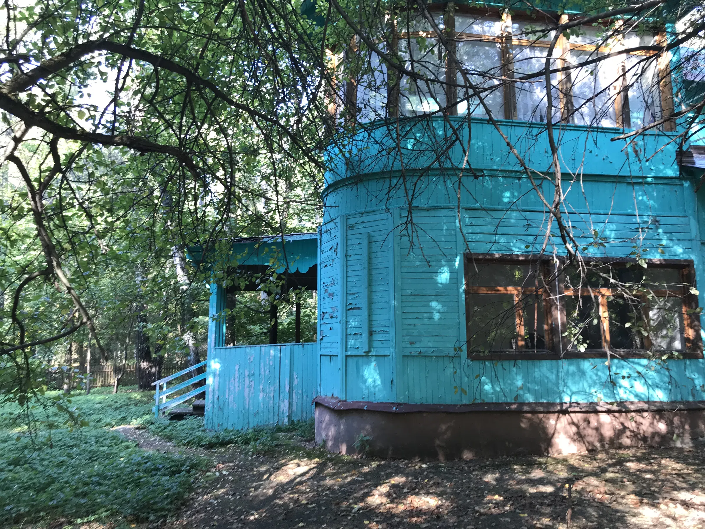 Бирюзовая усадьба в парке, фото 10