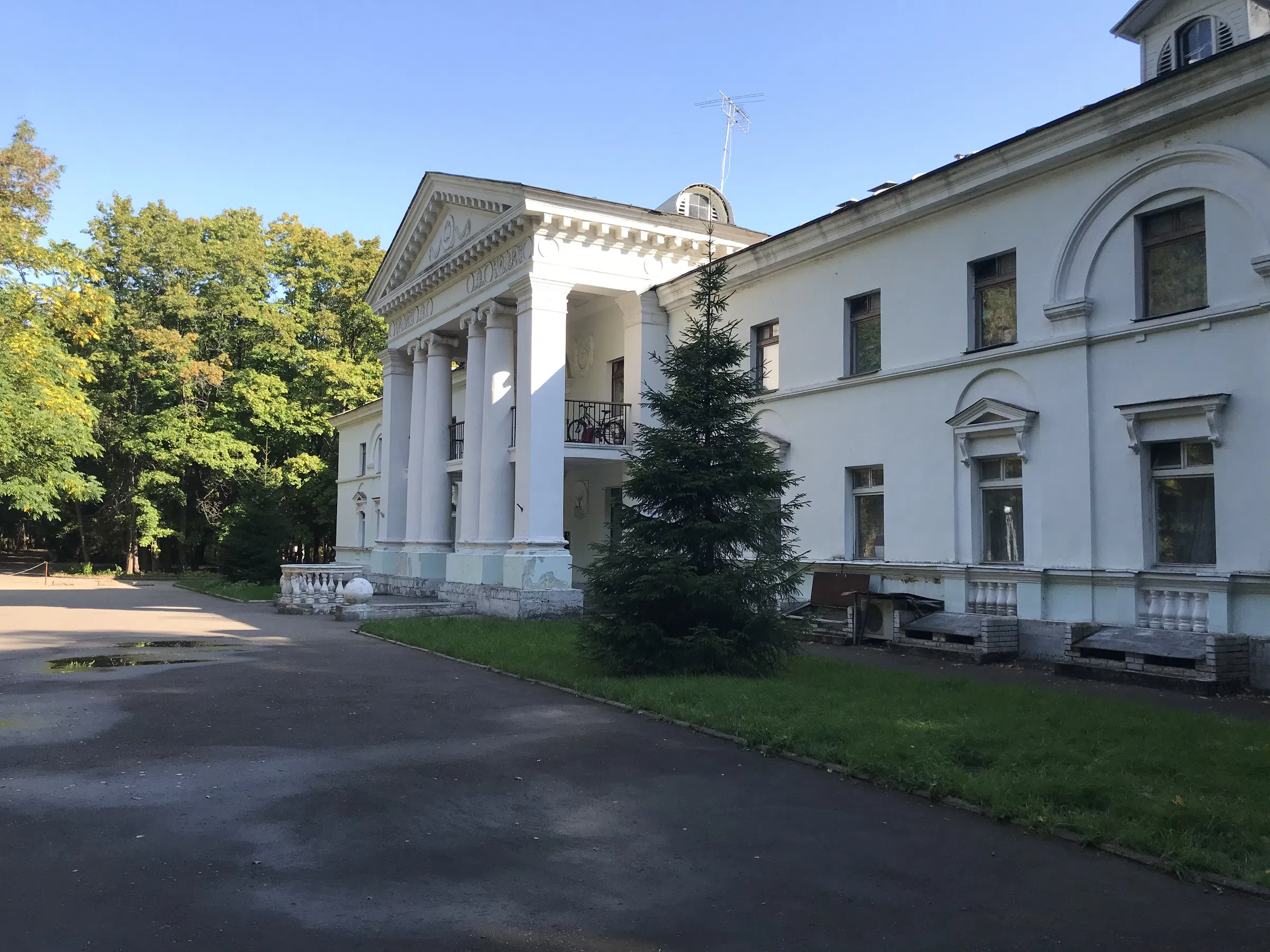 Бирюзовая усадьба в парке, фото 16