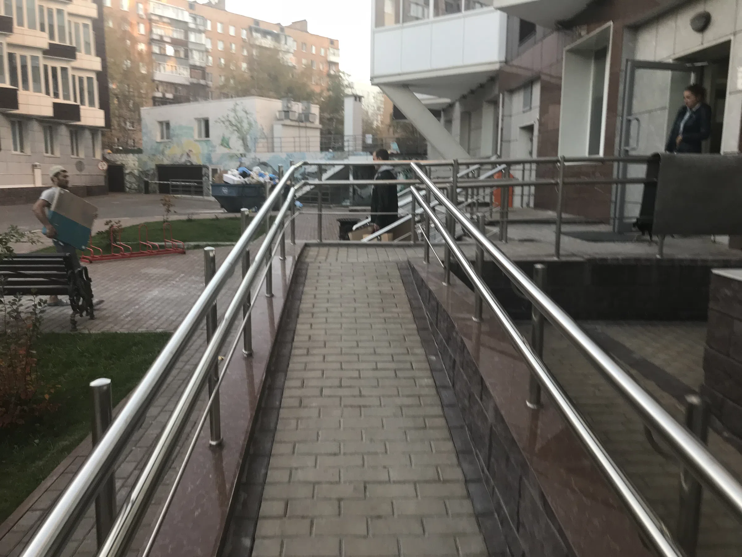 Парковка у жилого комплекса, фото 4