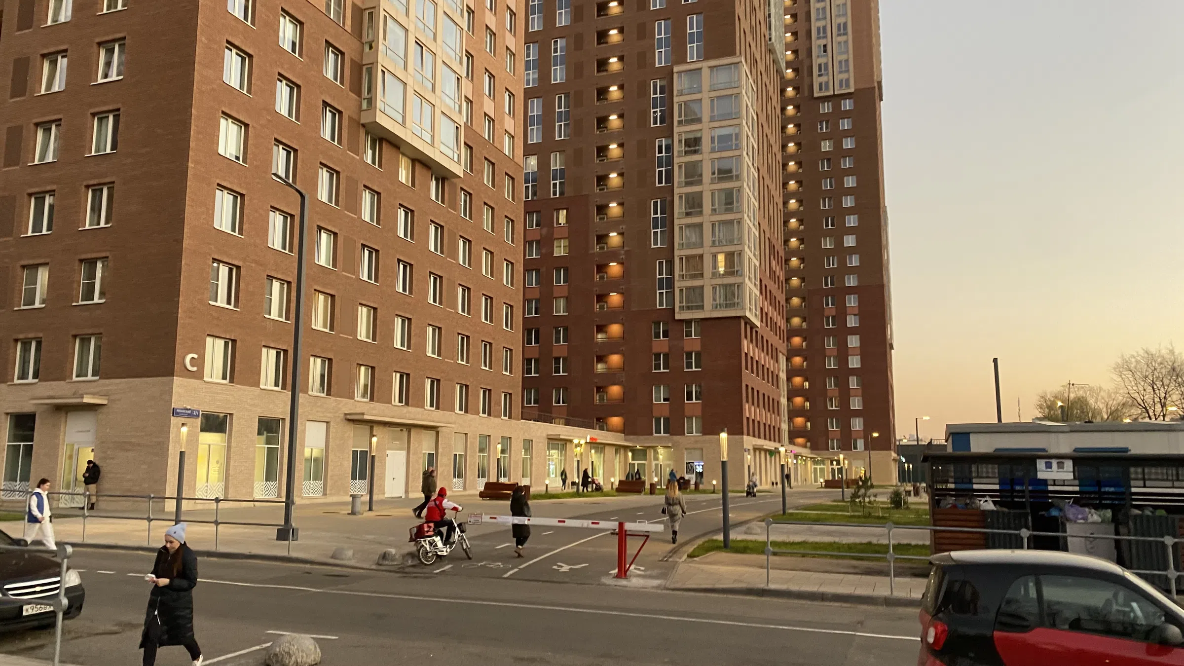 Парковка у многоэтажек, фото 2