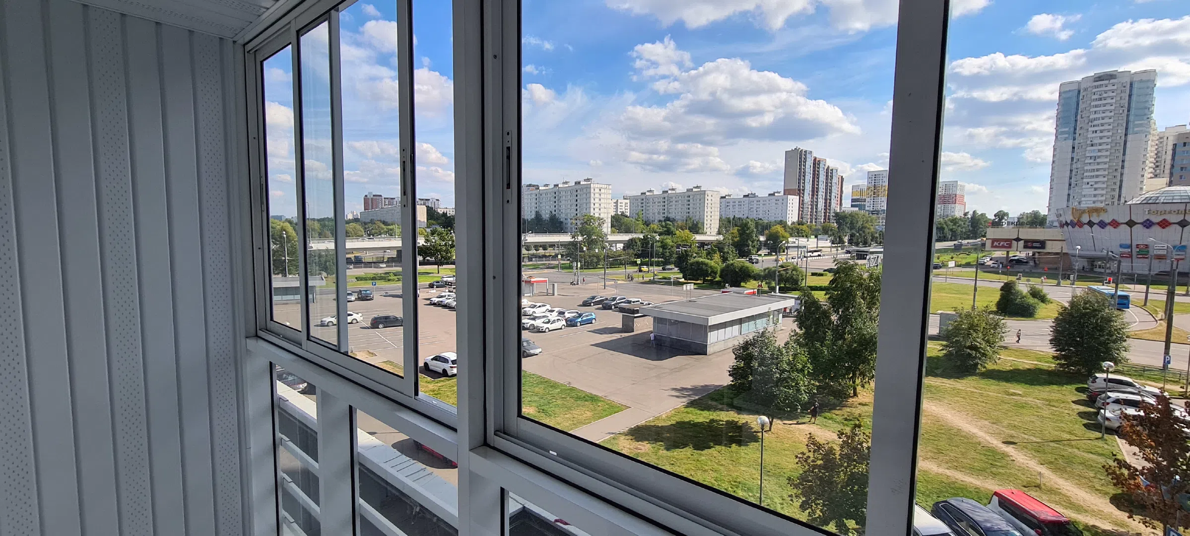 Длинный коридор с дверями, фото 17