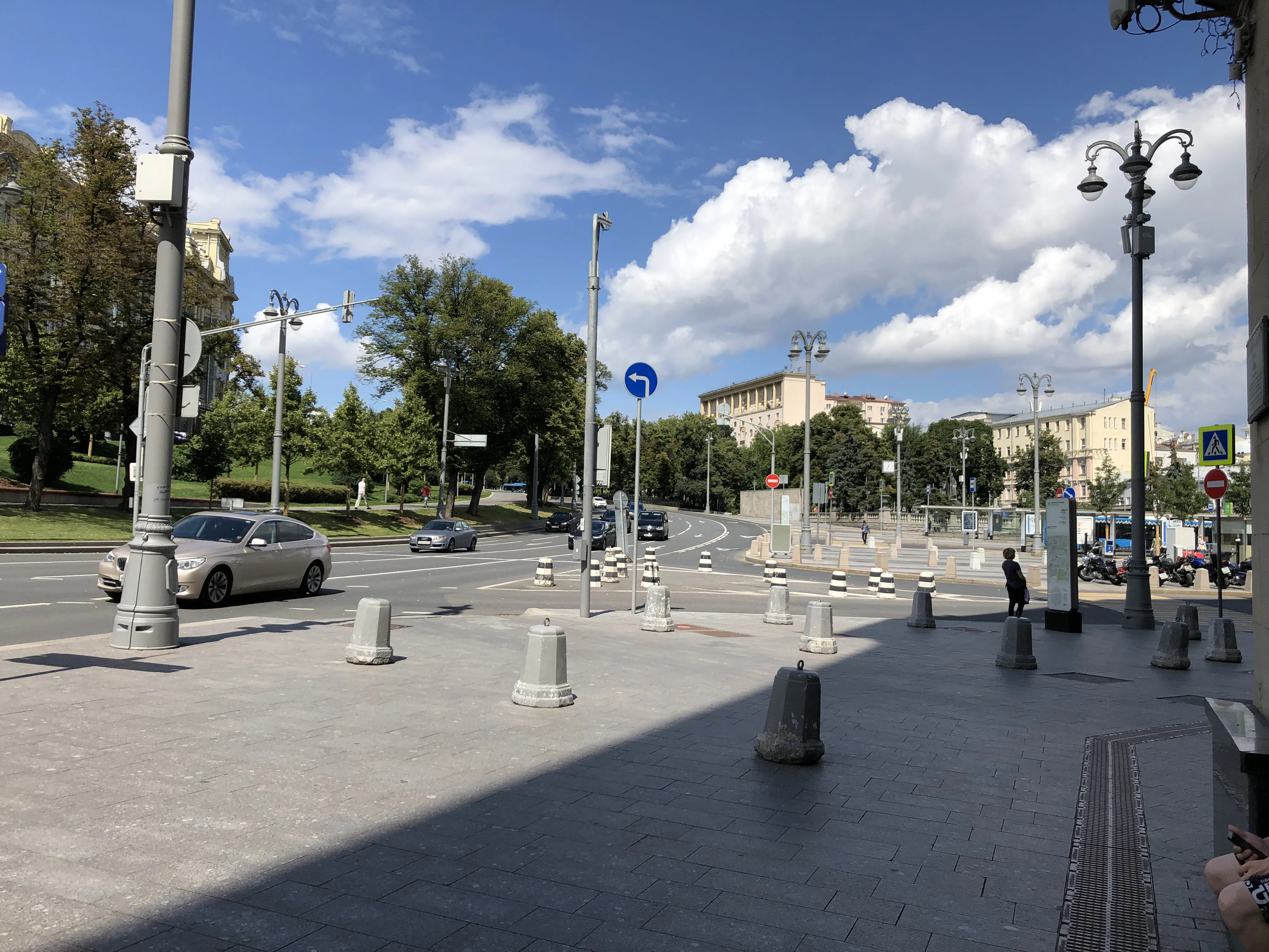 Банк с ярким интерьером, фото 8