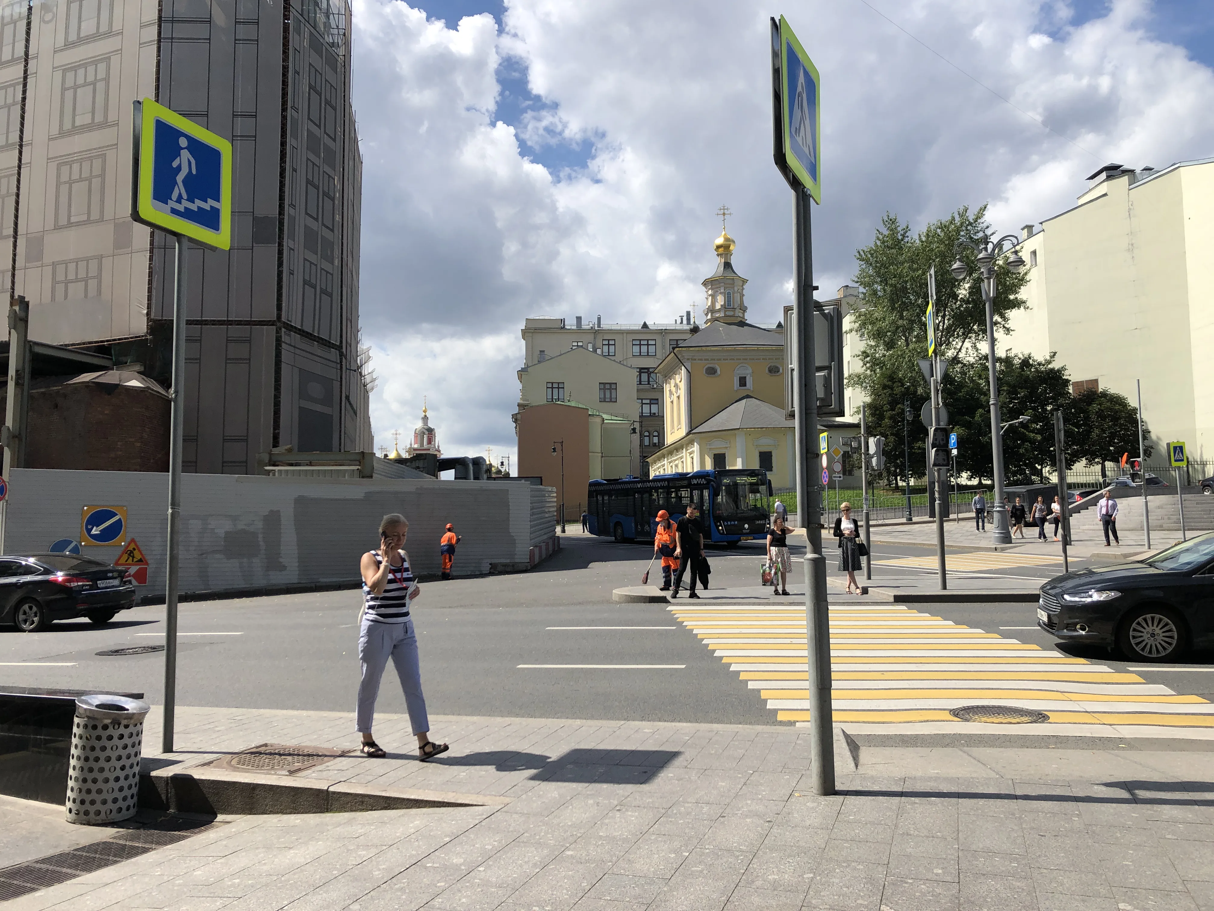 Банк с ярким интерьером, фото 10