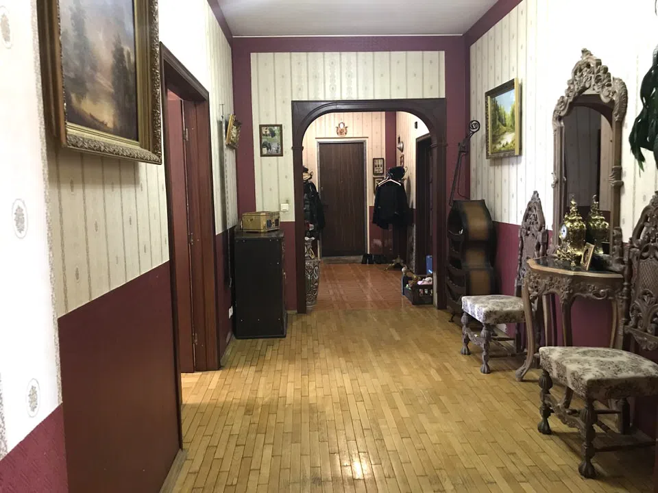 Классическая сталинка с обилием дерева, фото 15