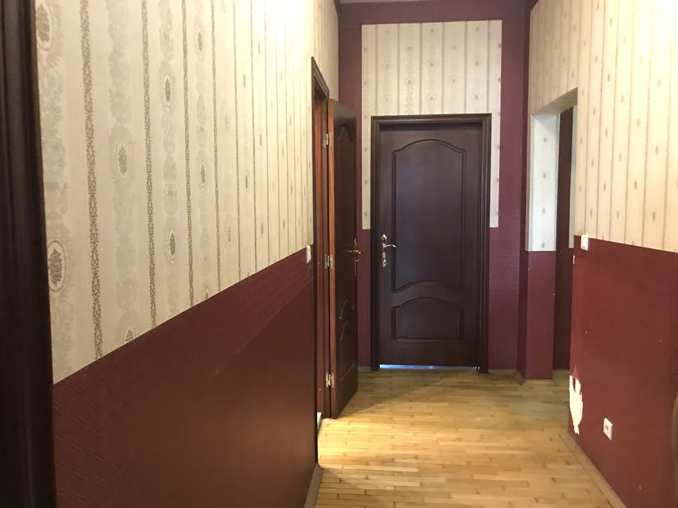Классическая сталинка с обилием дерева, фото 3