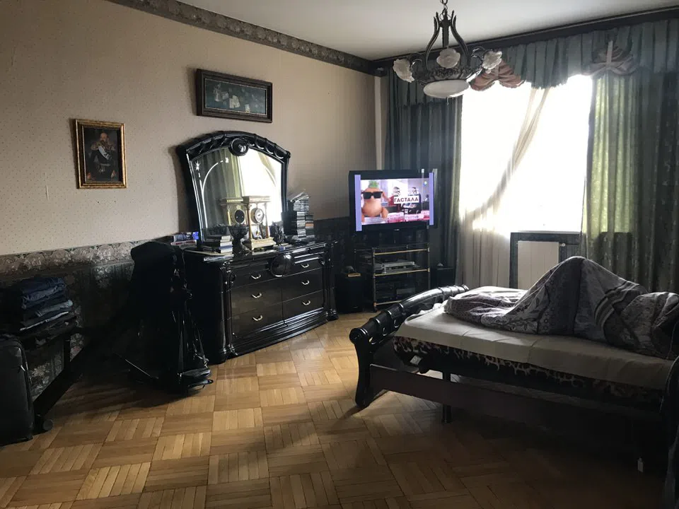 Классическая сталинка с обилием дерева, фото 7