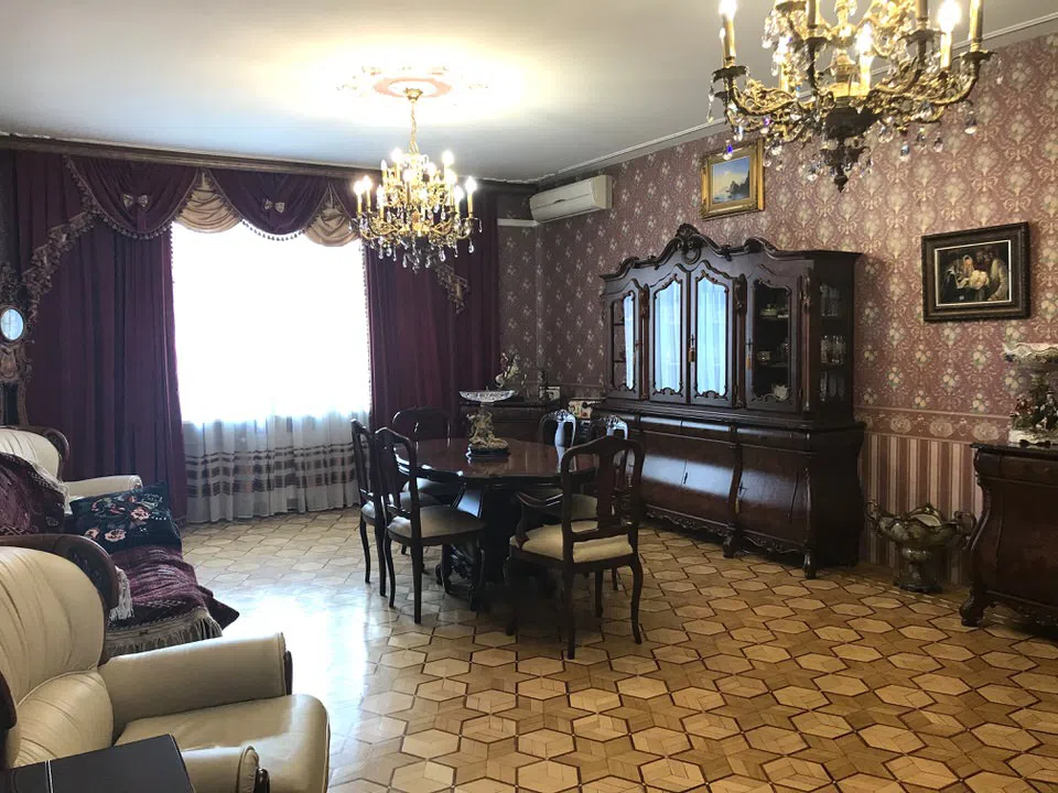 Классическая сталинка с обилием дерева, фото 23