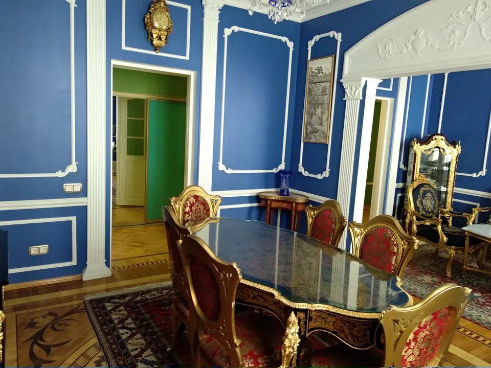 Королевская гостиная синего цвета, фото 6