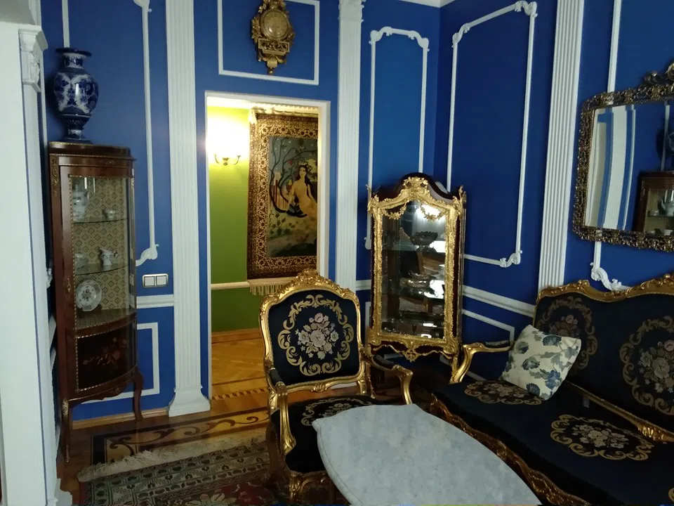 Королевская гостиная синего цвета, фото 3