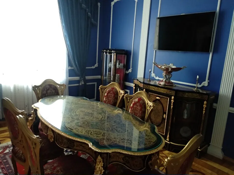 Королевская гостиная синего цвета, фото 8
