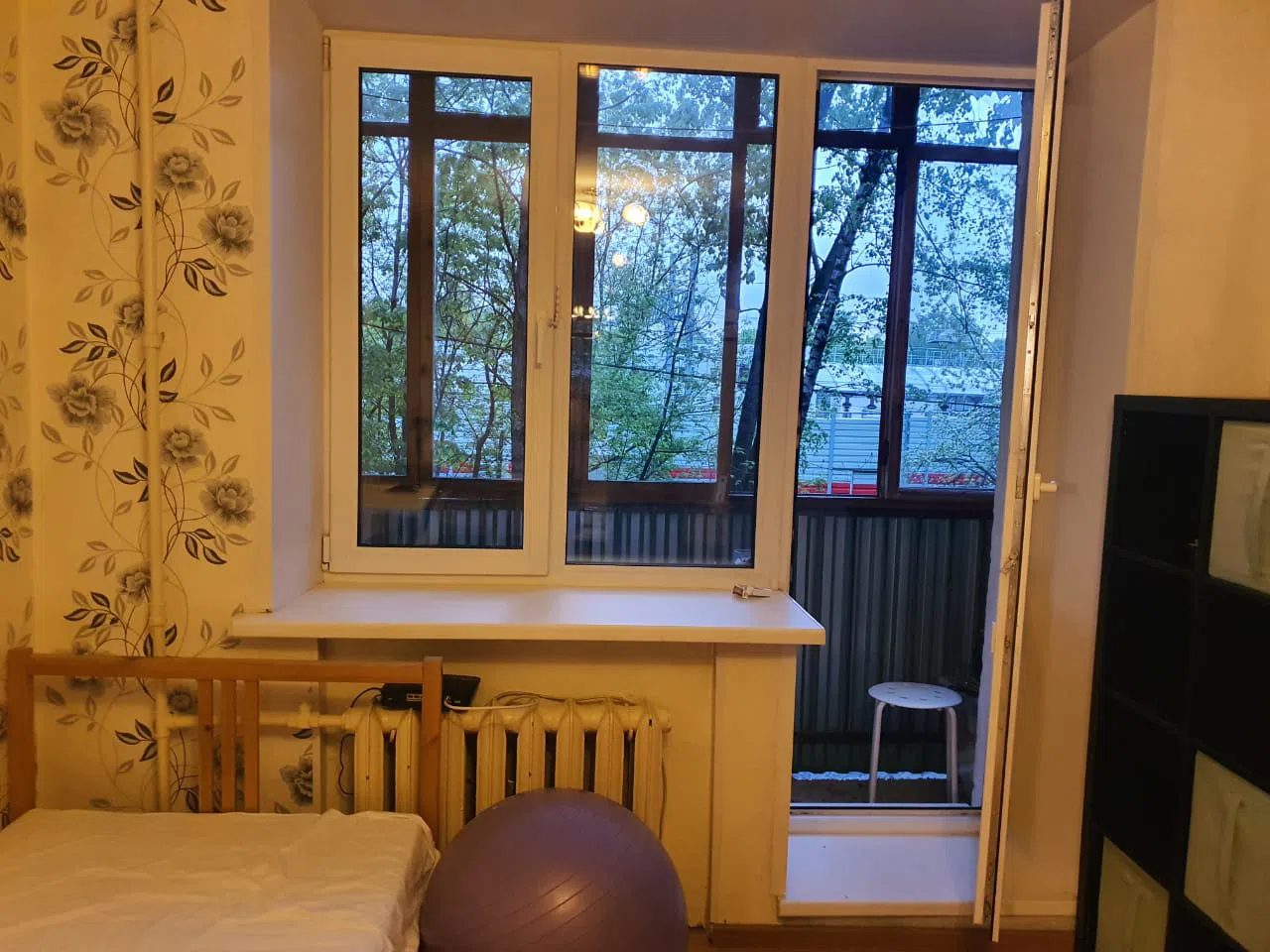Квартира с балконом в зелени, фото 4