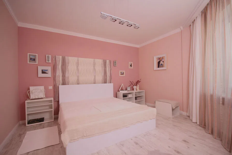 Розовая квартира с граффити, фото 12
