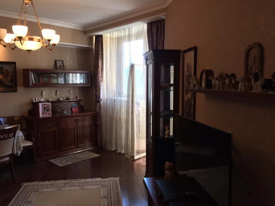 Квартира с коричневым деревом, фото 8