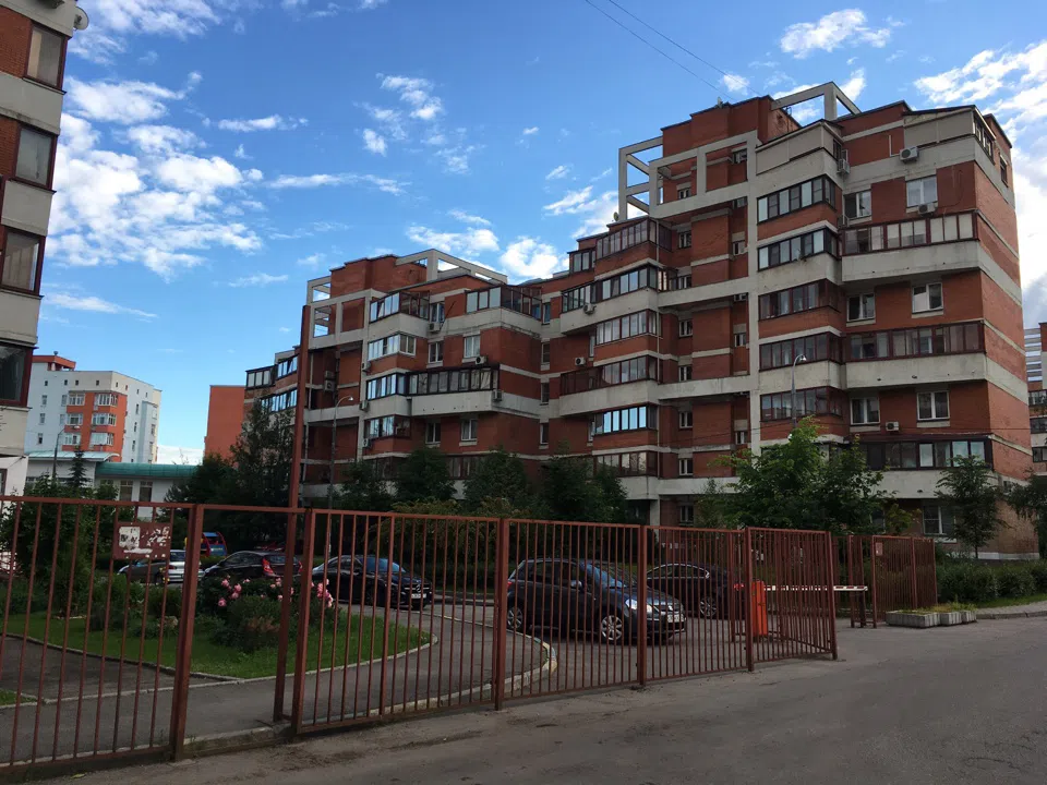 Кирпичная башня террасами, фото 1