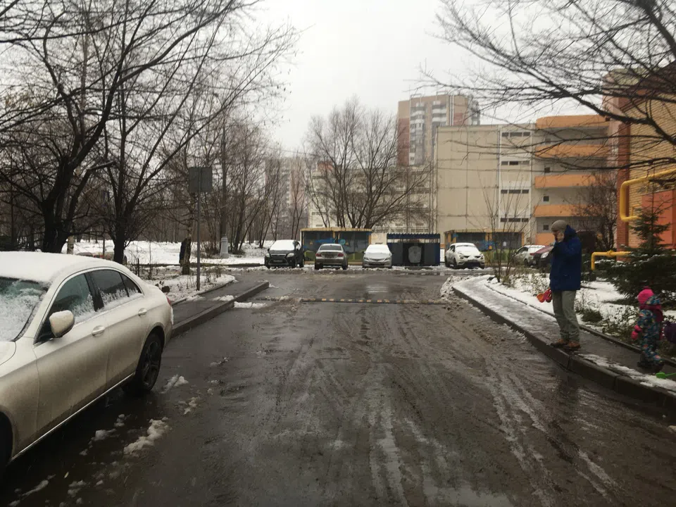 Квартира с оранжевой плиткой в прихожей, фото 3