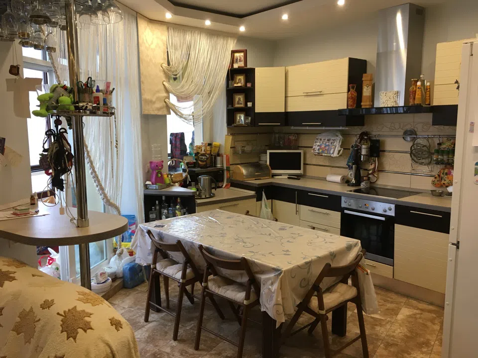 Квартира с оранжевой плиткой в прихожей, фото 17